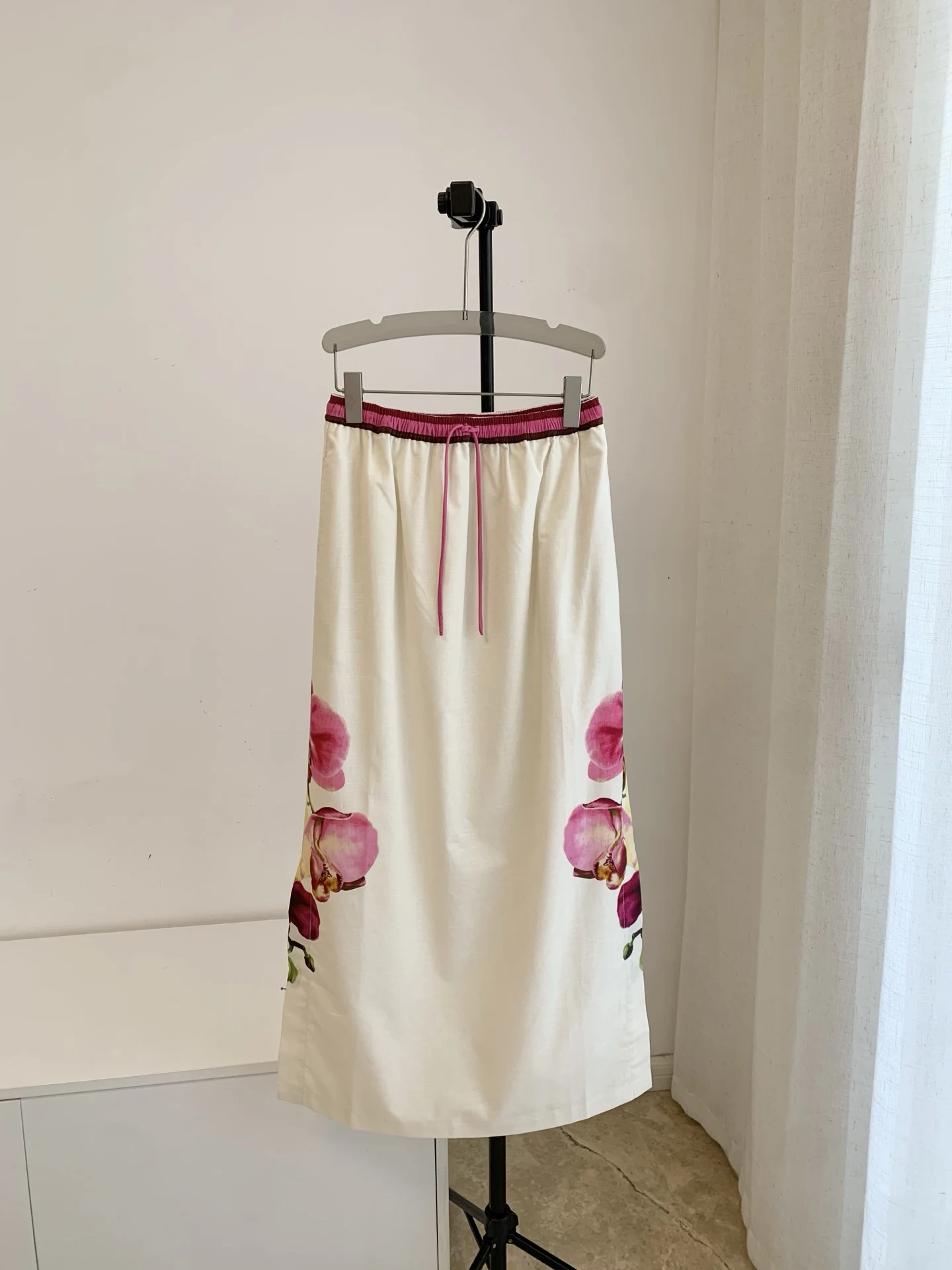 Women Rose Red Print Set Turn-Down Collar Single Breasted Short Sleeve Pockets Side Lace-up Blouse + Elastic Waist Long Skirt