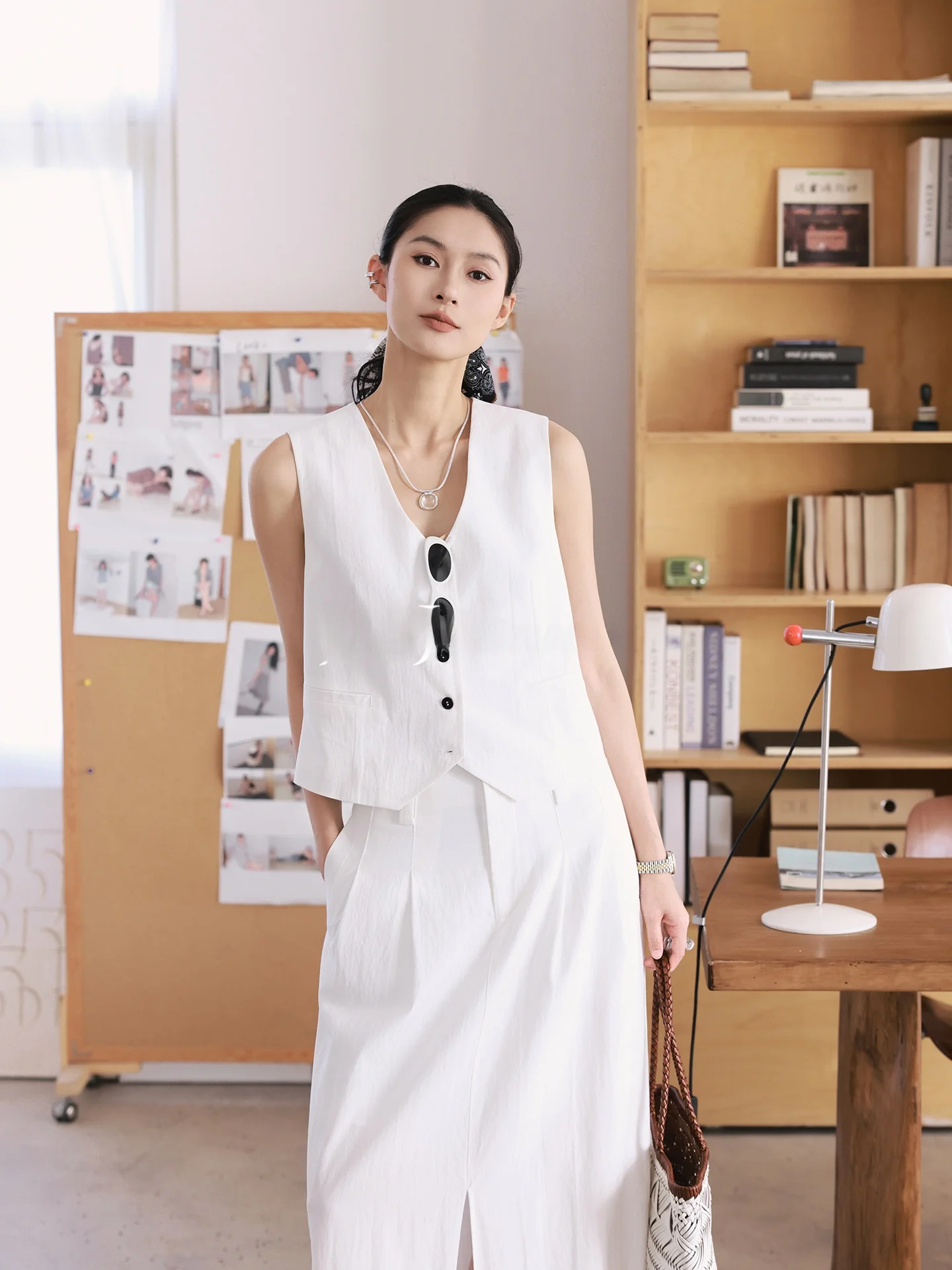 

Jieji Zhang Summer Short V-neck Cotton Vest Single Button Commute Versatile Outerwear Women's Fashion Breathable Thin