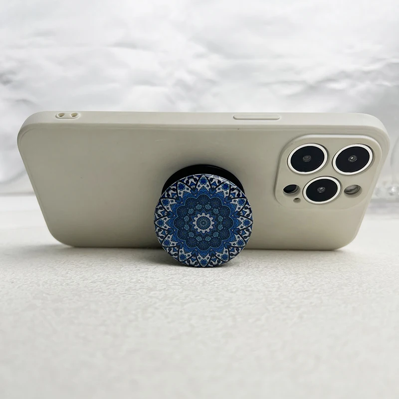 1pc Mandala pattern drop adhesive Socket phone stand Drop adhesive pattern foldable desktop stand Mandala mobile phone grip