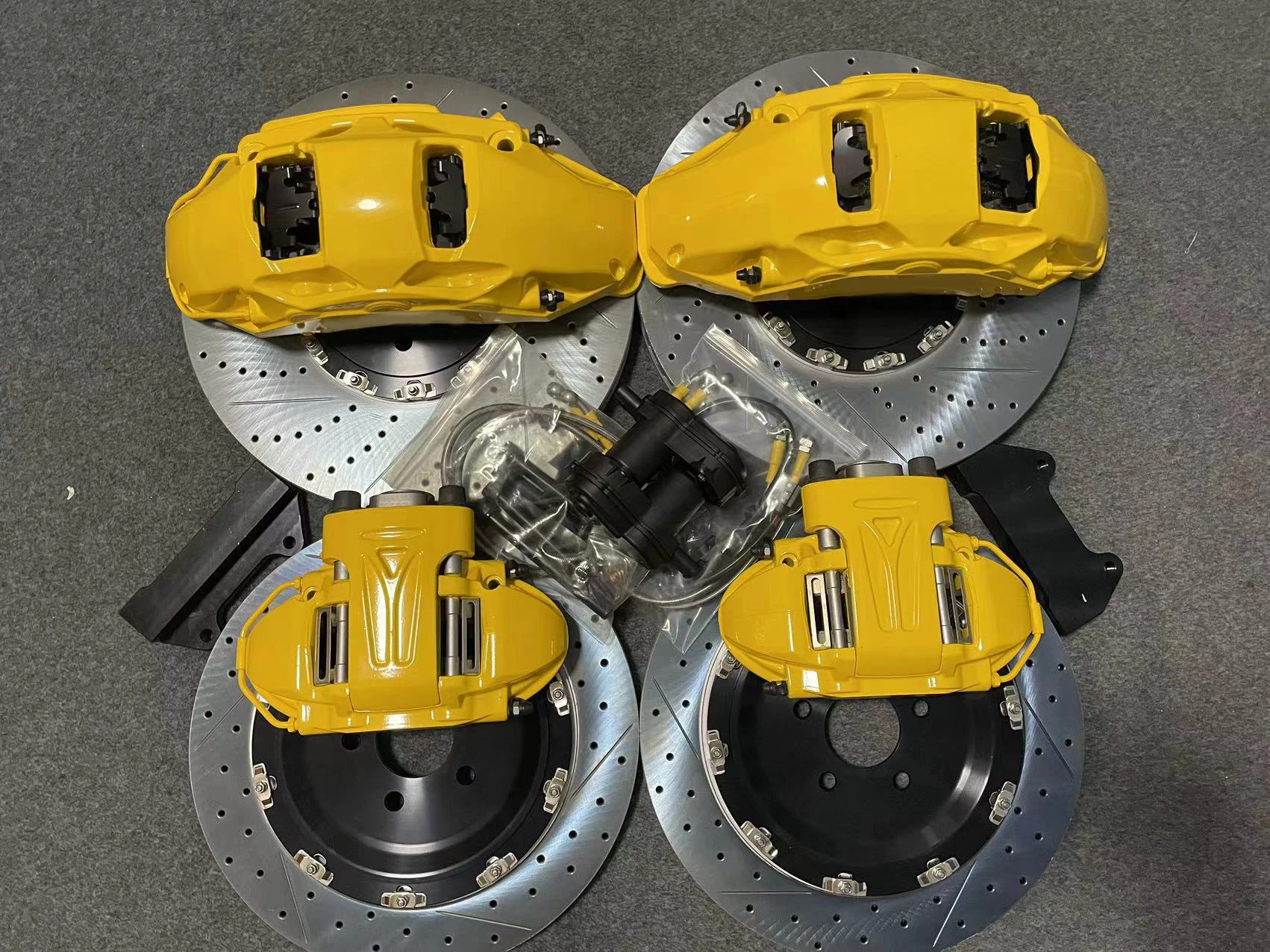 

Upgraded Racing Brake Calipers, Front 10 Pistons Rear 4 Pistons For Macan Brake Calipers For Cayenne Macan 911 718