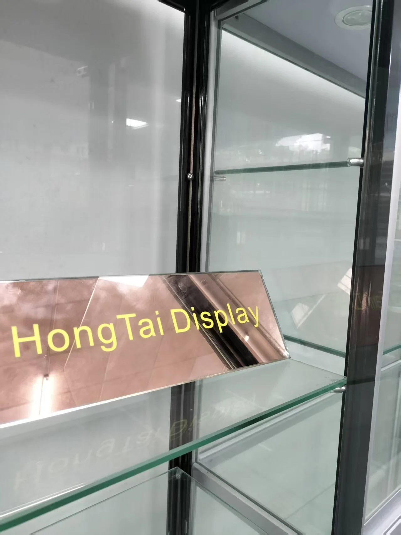 Custom.Adjustable Aluminium Retail Cabinet Display Rack mit hellem LED-Licht Beliebte Stile Full View Shop Fitting für Store Di