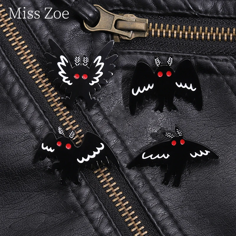 Pin de esmalte de Mothman de Halloween, broche Invisible de criaturas extrañas, solapa, chaqueta vaquera, insignia, joyería de fiesta Punk, regalos para amigos