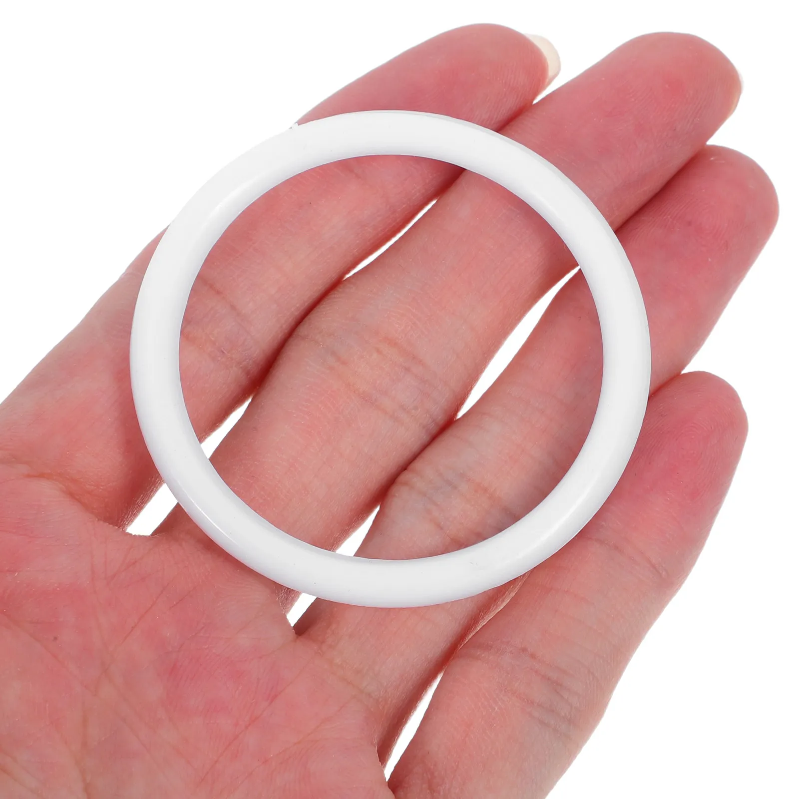 

50Pcs White Plastic Dreamcatcher Rings Macrame Hoops DIY Craft Supplies for Wreath Frame Crafting Home Decor Supplies