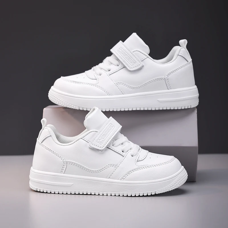 A pair of children's four-season leather top sneakers, wear-resistant, soft and comfortable board shoes, sizes 28-40，TL-5905