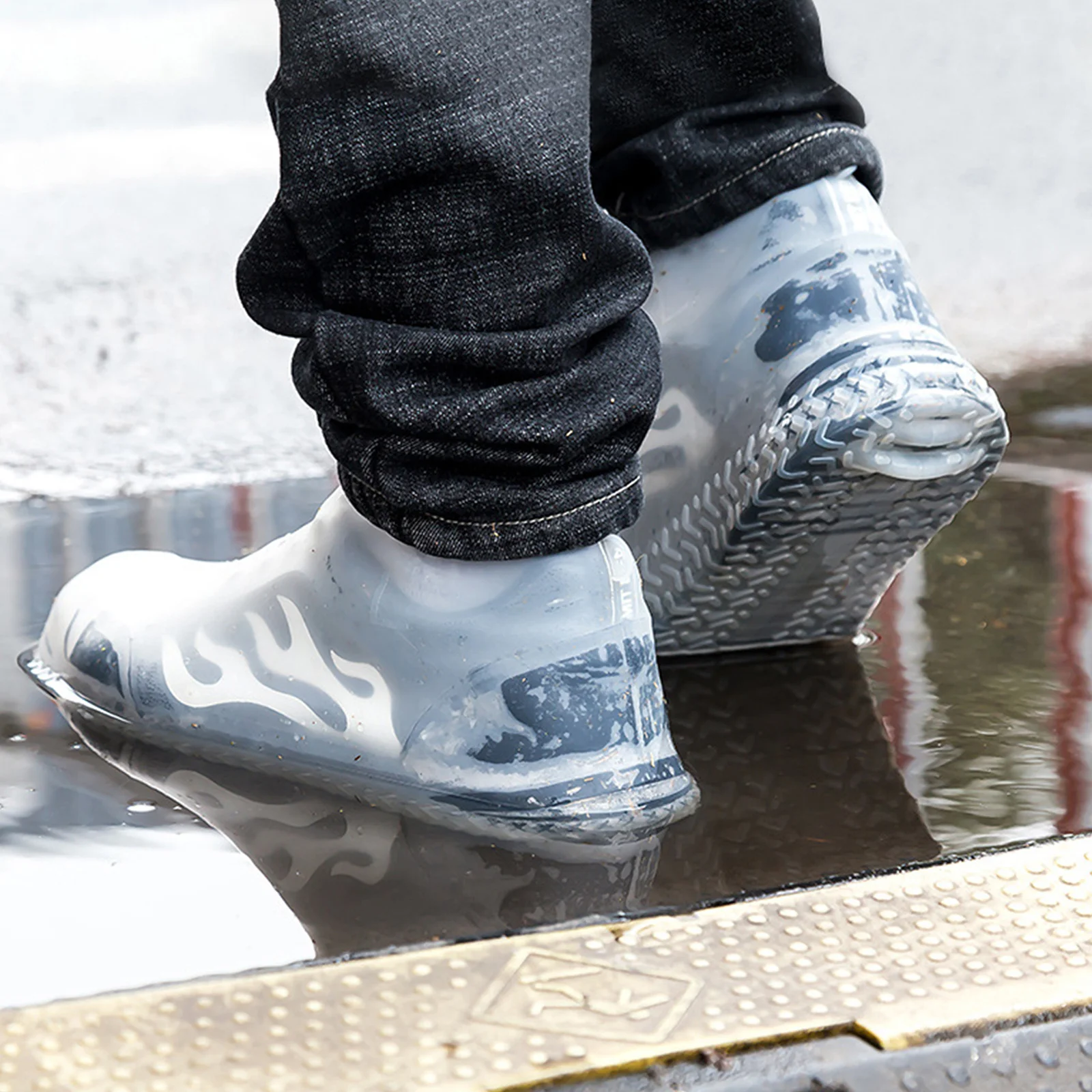 

1Pair Durable Silicone Shoes Cover Easy to Clean Non-Slip L Size White Great for Daily Commute Travel Shoes Cover