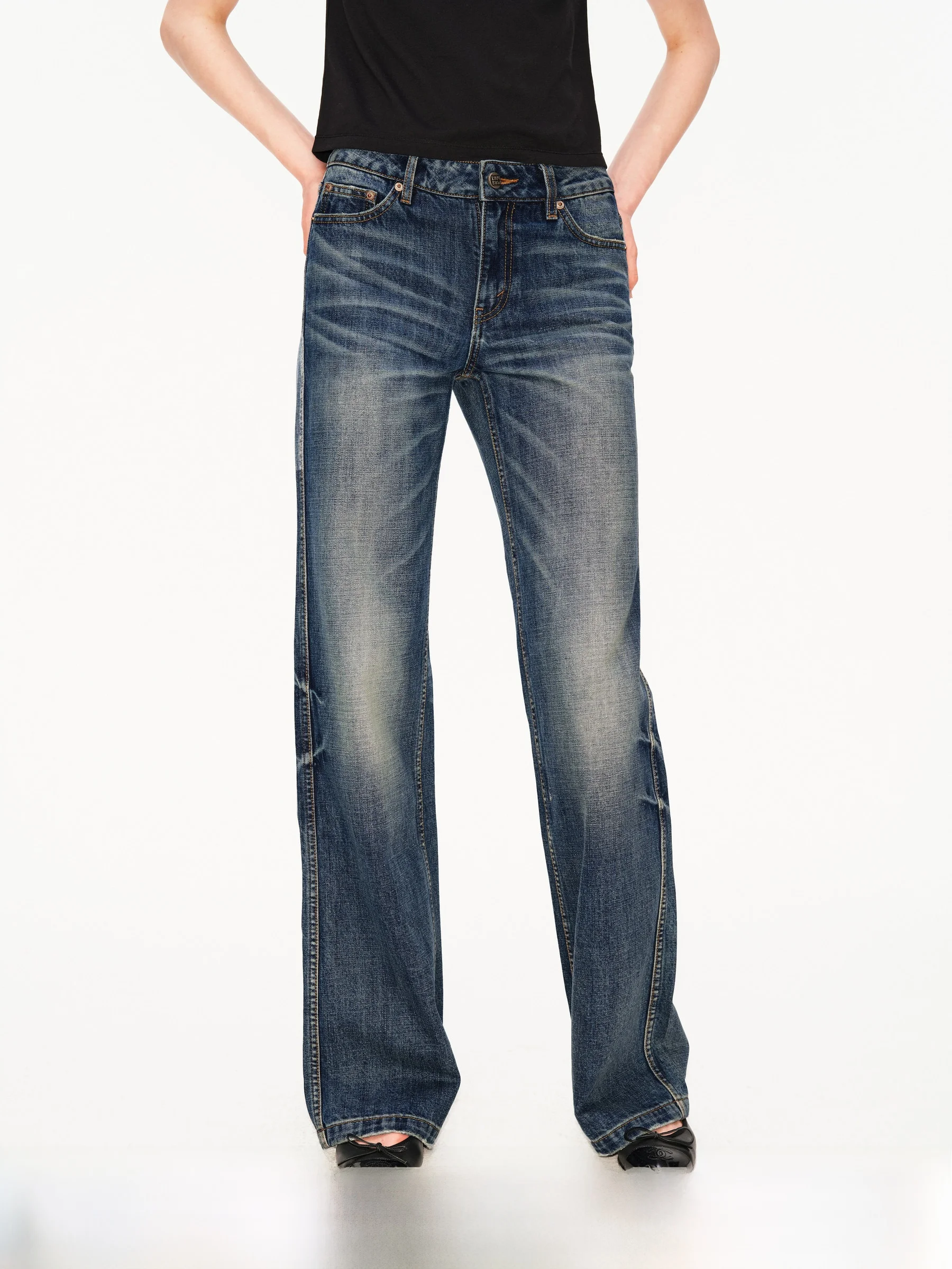 

Low Waist Distressed Classic Style Jeans Straight Leg Pants for Women Gun Flower Pattern Summer Collection Puki