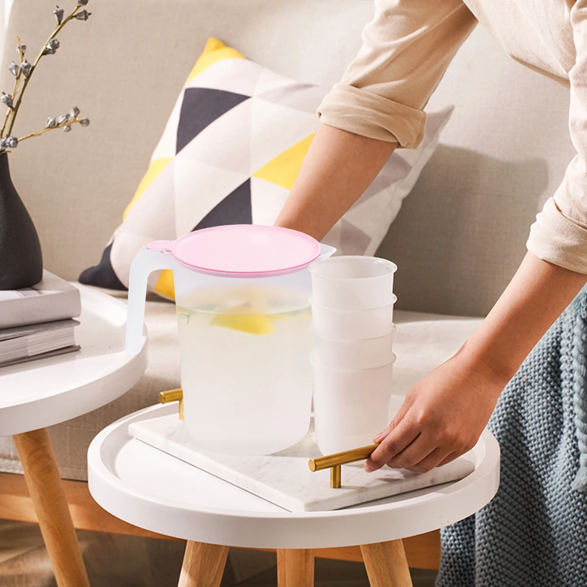 

1Pcs Beverage Pitcher Cold Water Plastic Heat Resistant Large Opening Easy Disassemble Clean Convenient Handle