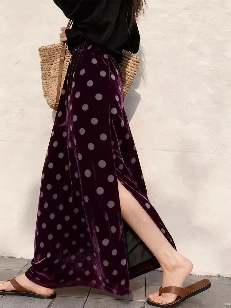 Beautiful high-end velvet skirt women's 2025 autumn new high-waisted and thin a-word skirt temperament