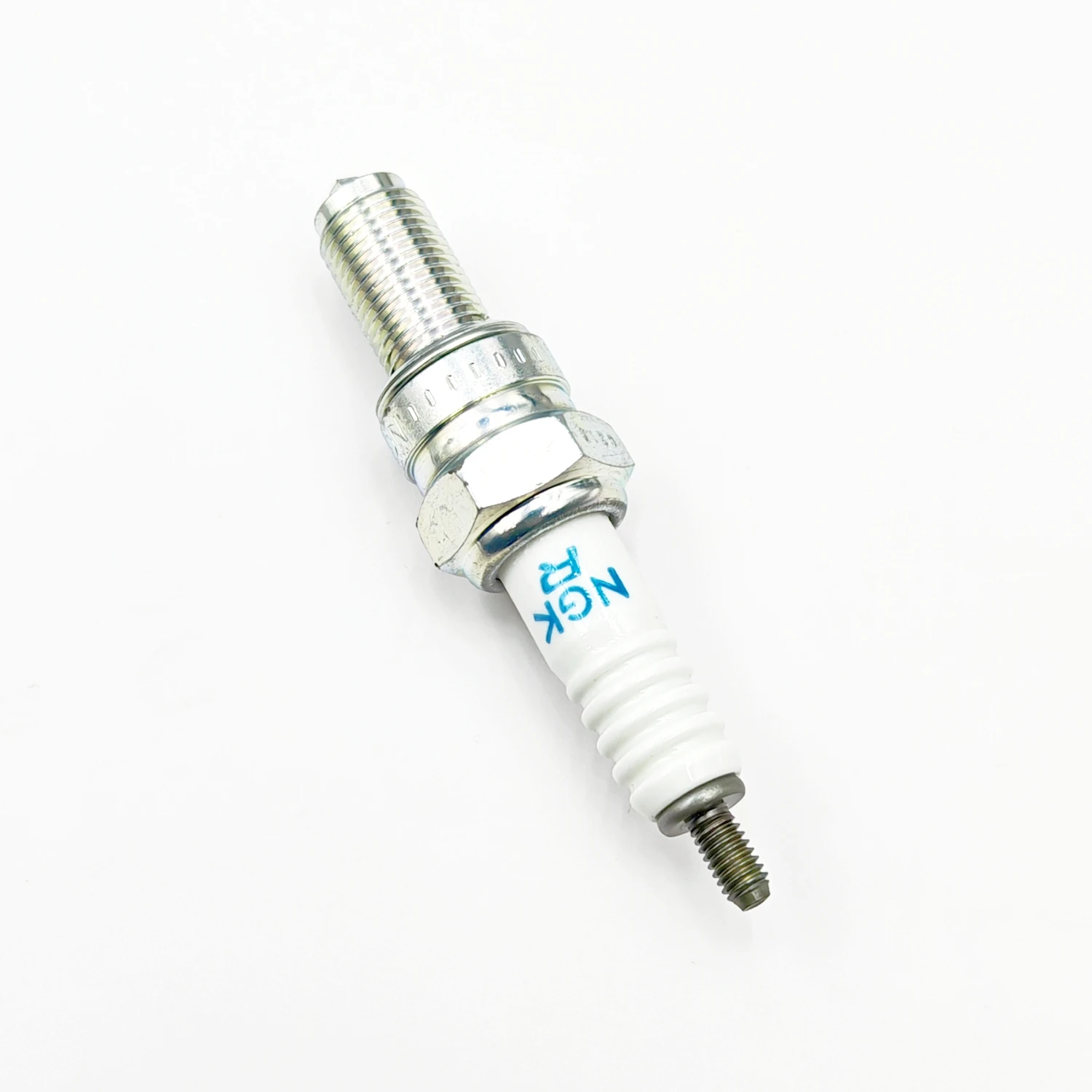 

CR6E Spark Plug for Hytrack HY590 HY610 HY700 HY800 HY810 Masai A700 A800 DL700X S600 S800 R700 A160011-00