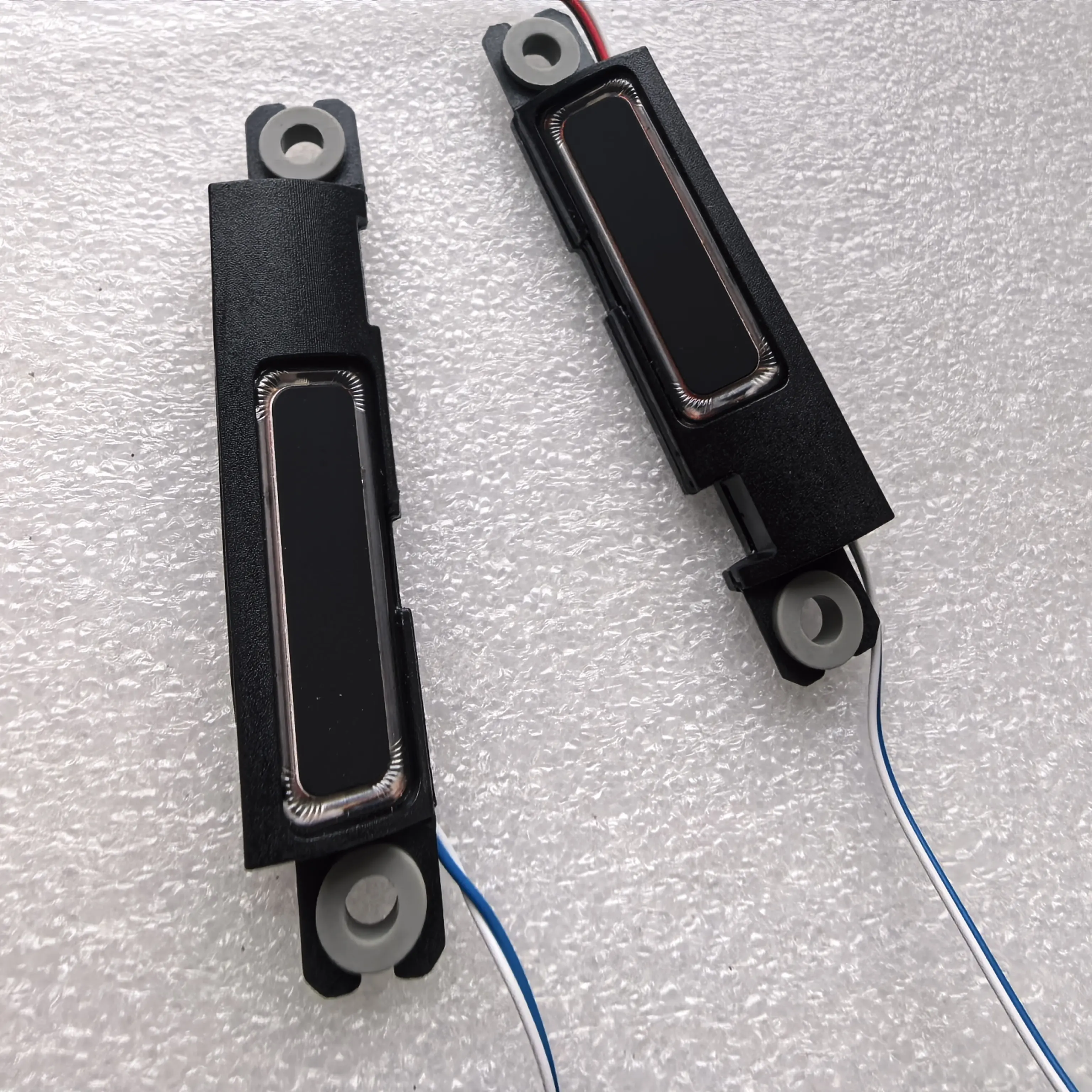 New laptop built-in speaker for Dell LATITUDE E5580 E5590 E5591 M3520 M3530
