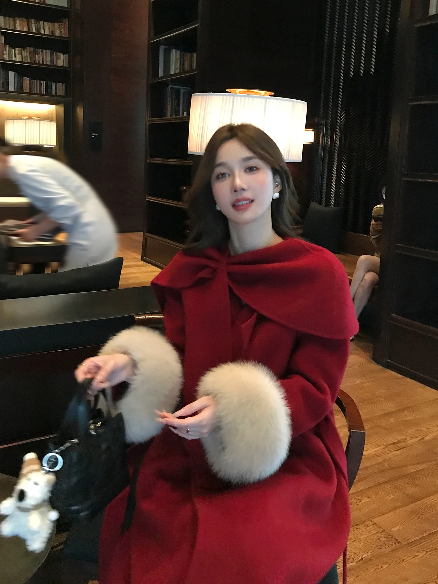 

Двустороннее шерстяное пальто LM с меховыми рукавами, женское, средней длины, элегантное, модное, женственное.