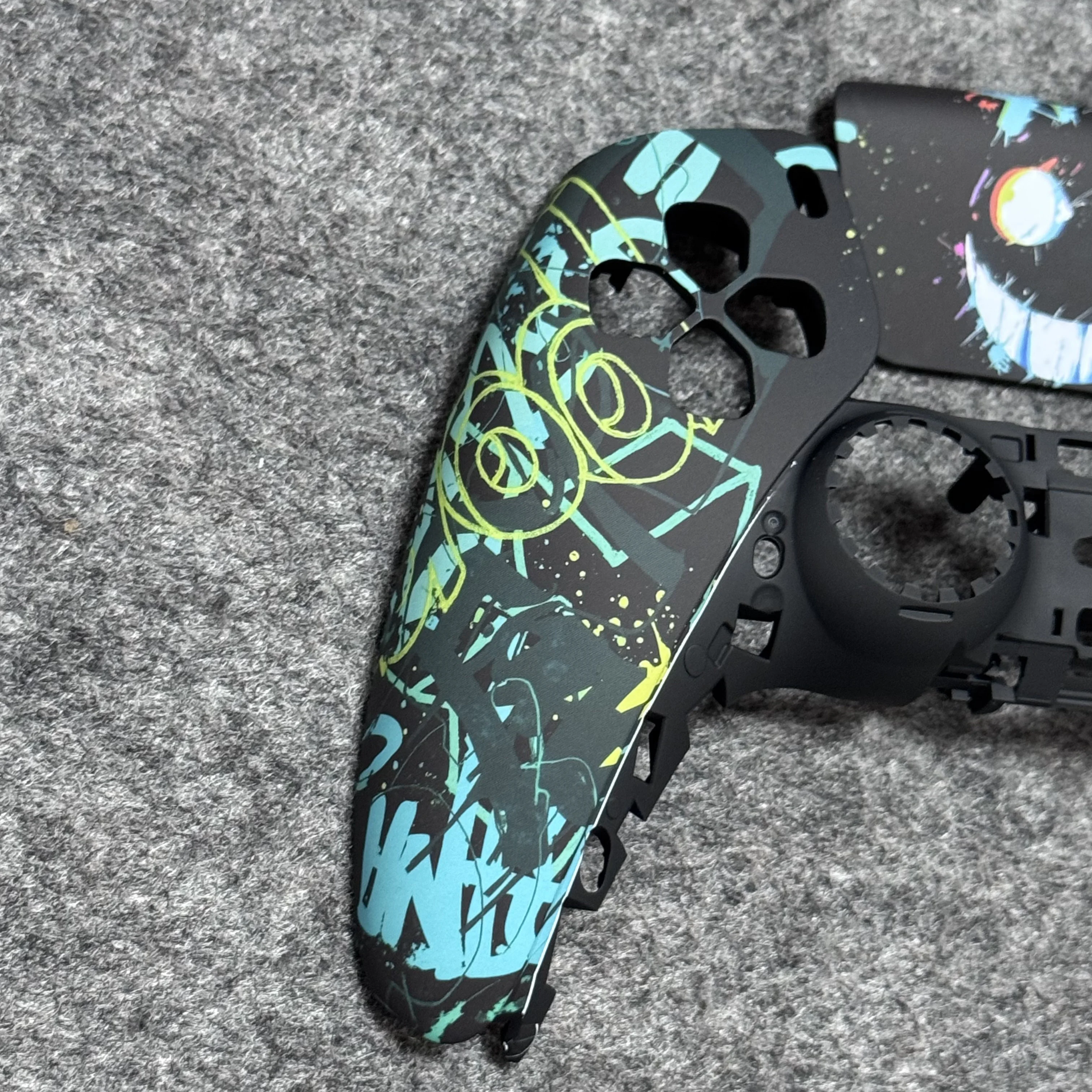10 pieces with custom designs. Please confirm the design with PS5 customer  before placing your order. Heat transfer printing