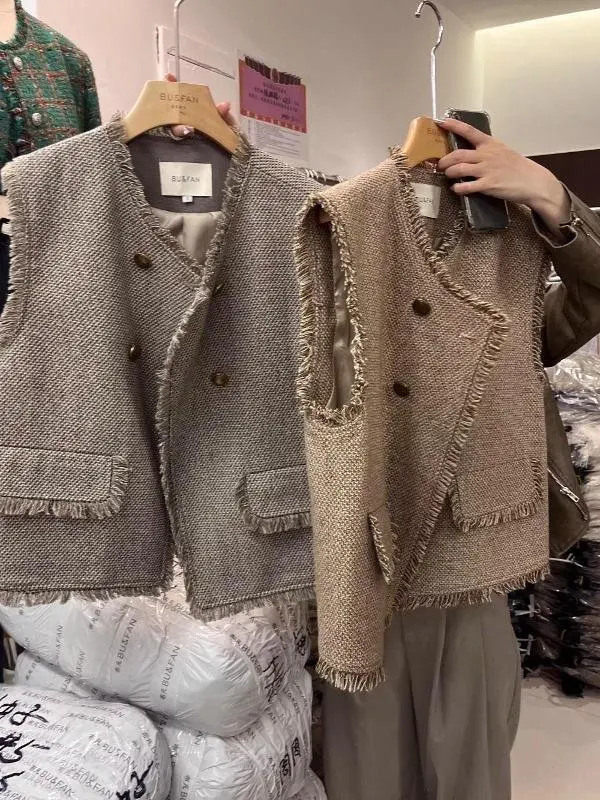 

Жилет Ele Bouclé большого размера с кисточками на осень 2023 года от Extraku Commute Sle ort Длина на одной пуговице