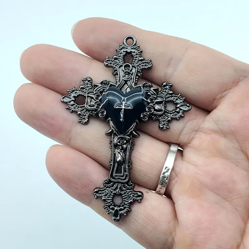 4PCS/Set 30*15*8mm Retro Punk Gothic Personalized Rose Cross Heart Pendant Spicy Girl Retro Punk DIY Jewelry Accessories