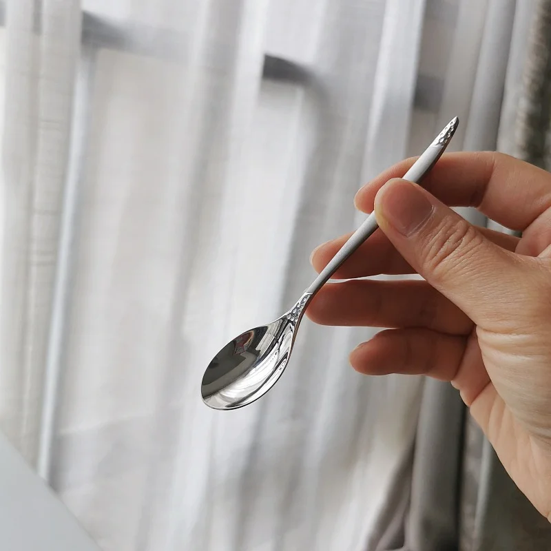 

2Pcs Stainless Steel Thick Spoon Creative Long Handle Dessert Spoon Cake Fruit Spoon Coffee Hotel Home Kitchen Essential Tool