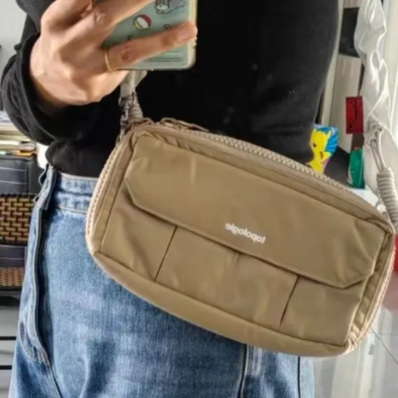 

Designer Topologie Function Wide Version Quick Release Buckle Anti-splashing Storage Shoulder Men and Women The Same Style Bag