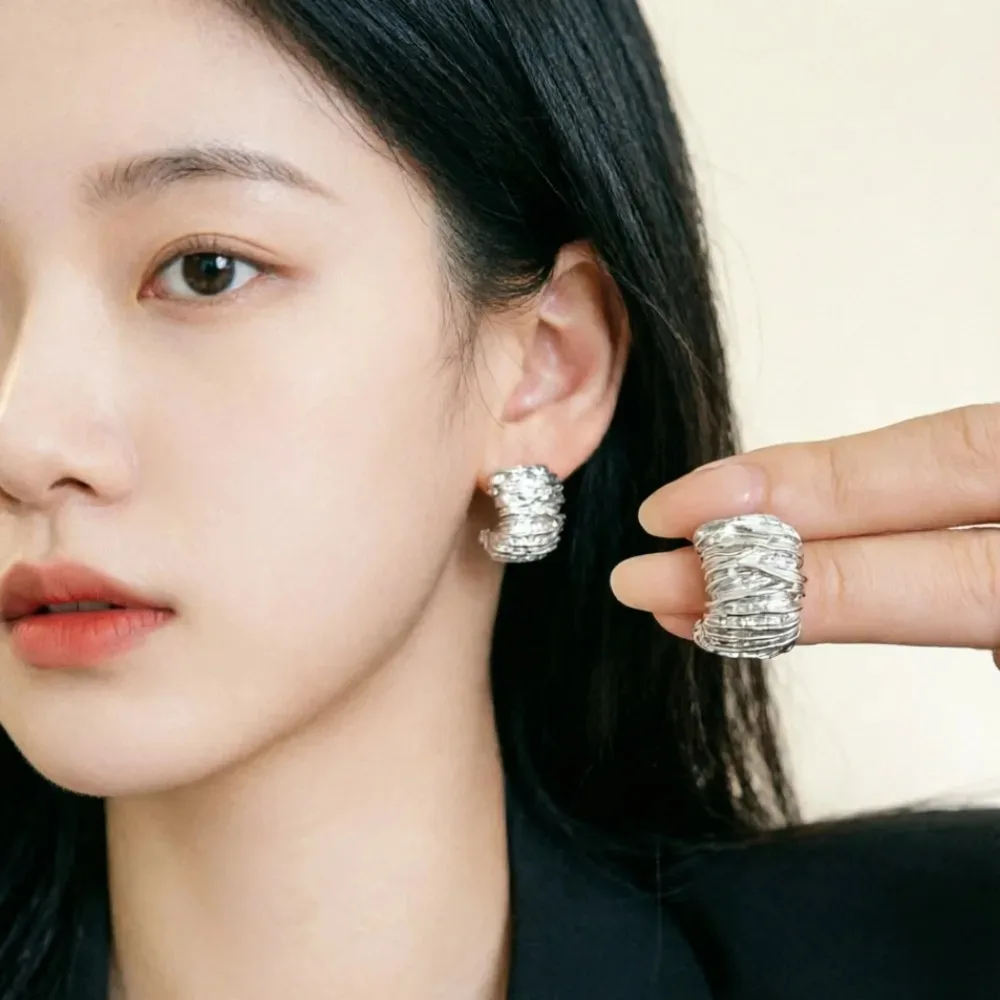 New Vintage Geometric Metal Irregular Grain Stud Earrings Trendy Punk Personality Earwear for Women Travel Party Jewelry Gifts