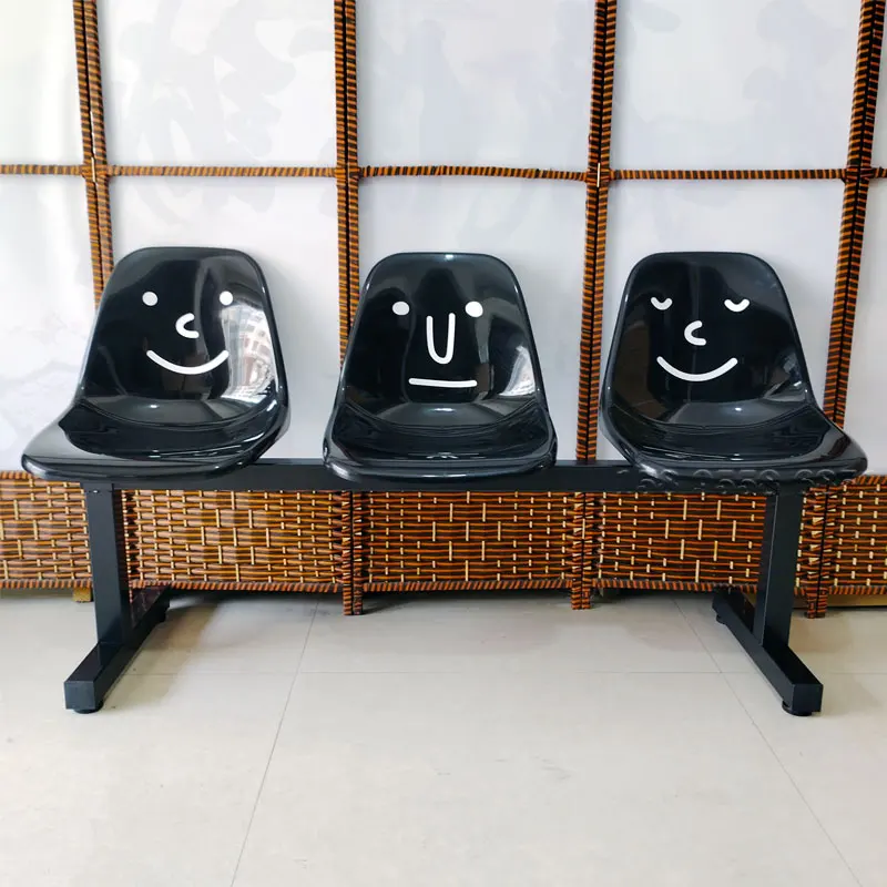 Three-person shopping mall store rest waiting for row seats Internet celebrity clock in photography chair