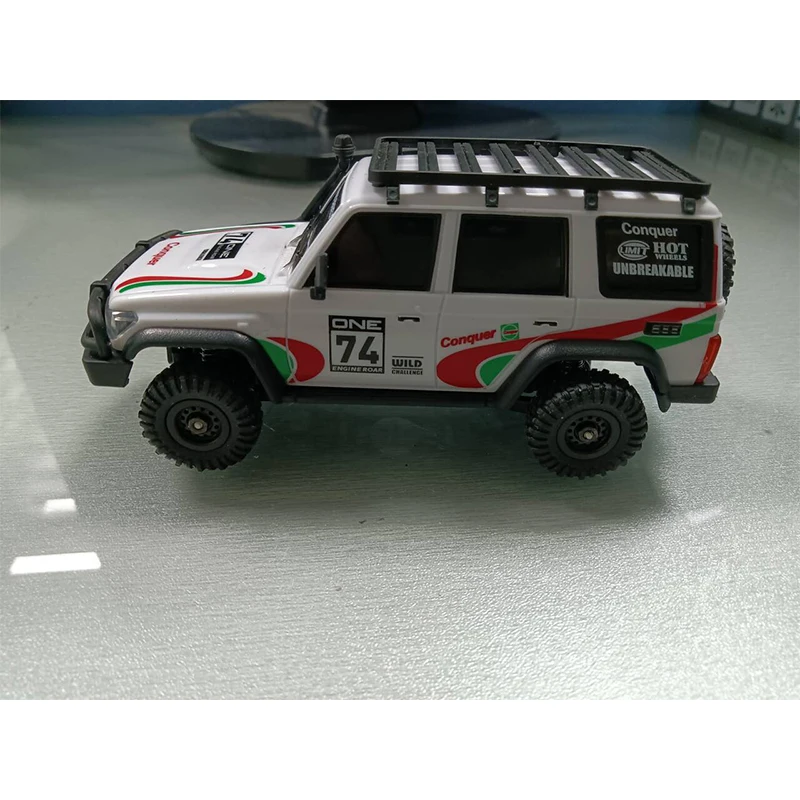 

New product Huangbo 1:43 desktop mini full scale simulation climbing car remote control toy car double shell RC CAR holiday gift