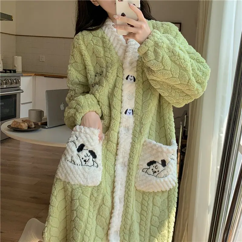 Kawaii Mädchen Samt Nachthemden Roben lässig Lounge wear V-Ausschnitt Einreiher Plüsch Pyjama Bade mäntel lange Nachtwäsche für Frauen