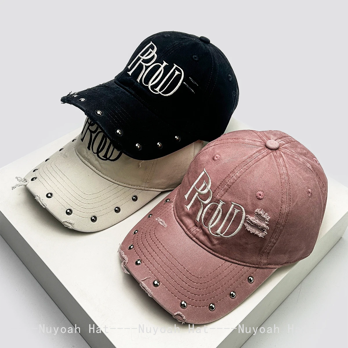 

New Men Women Broken Style Rivet Embroidered Letters Baseball Hats Sunshade Personal Versatile Retro Peaked Caps Fashion Street