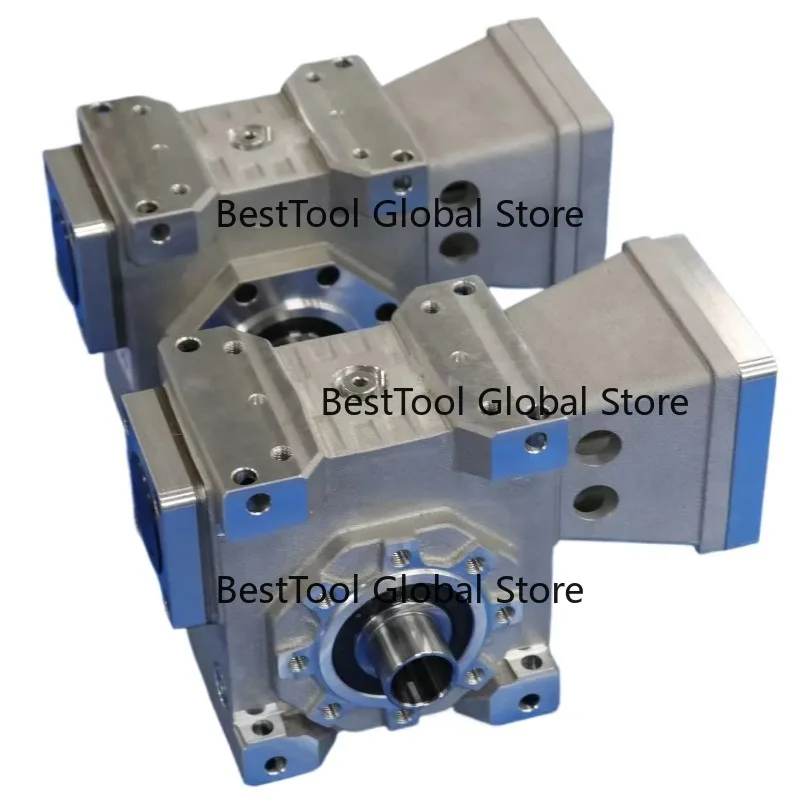 Space-saving right-angle worm reducer with universal mounting bracket