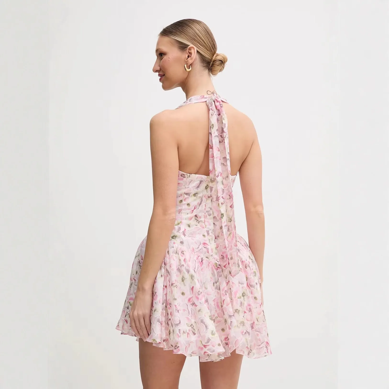 Light luxury celebrity summer vacation beach short floral dress with neck hanging design, fairy dress