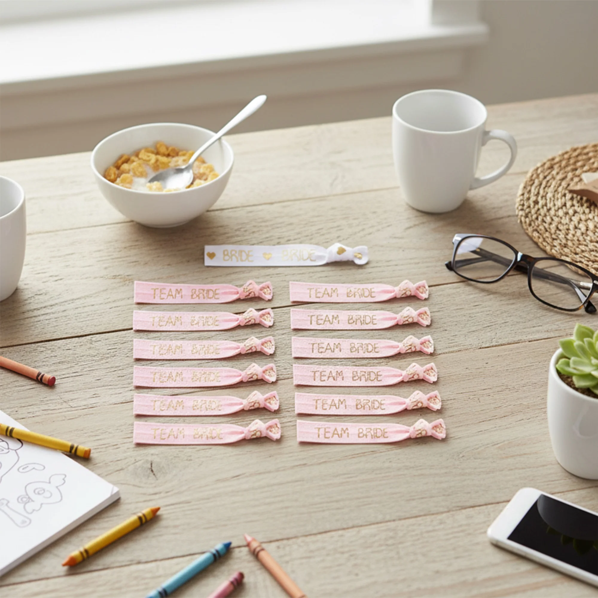 우아한 금박 처녀 파티 팔찌 반짝이는 탄성 리본 팔찌 맞춤형 글자 포함 특별한 행사용