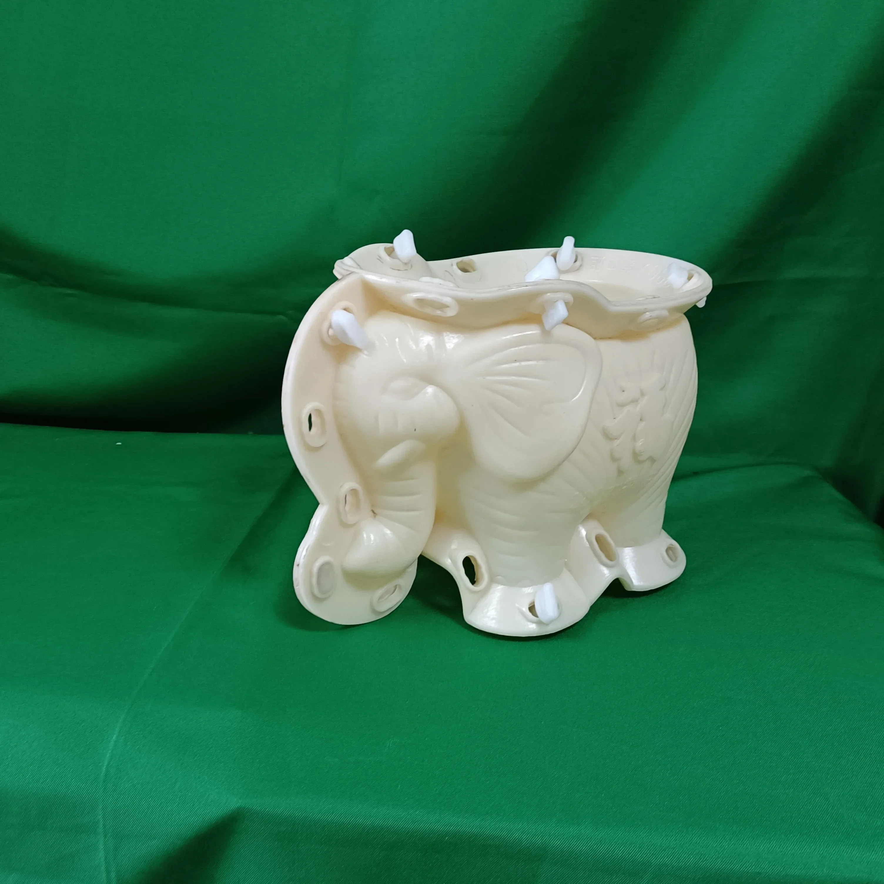 Precast Garden ตกแต่งคอนกรีตสัตว์ช้างรูปร่างชาวไร่ดอกไม้หม้อแม่พิมพ์สําหรับ Garden