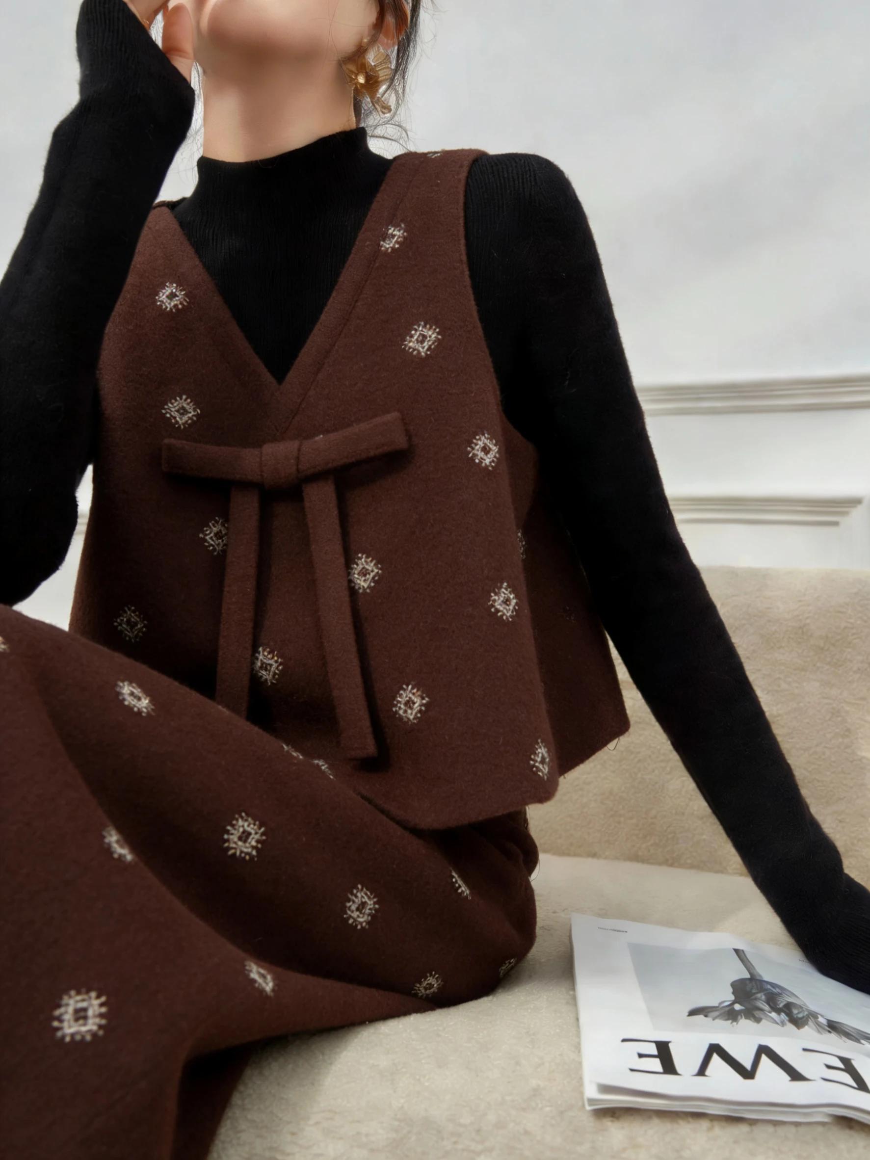 

Коричневый комплект: жилет с бантом и юбка, женский, модный, в корейском стиле, весна-осень-зима, повседневный, с высокой талией, V-образный вырез, свободный крой, ансамбль