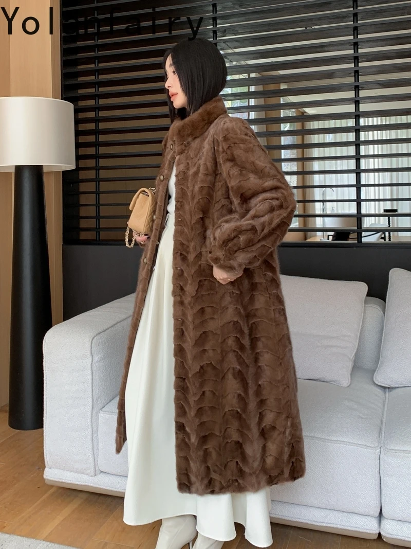 YOLANFAIRY معطف فرو منك عالي الجودة للنساء شتاء 2025 موضة الوقوف طوق طويل أسود فرو منك معاطف نسائية سترة من الفرو