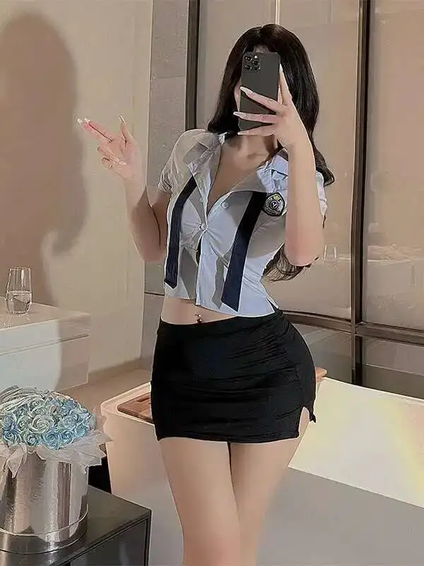 

Новая женская однобортная однобортная рубашка с короткими рукавами и лацканами 2025 + однотонная короткая юбка с высокой талией и запахом на бедрах C5BA