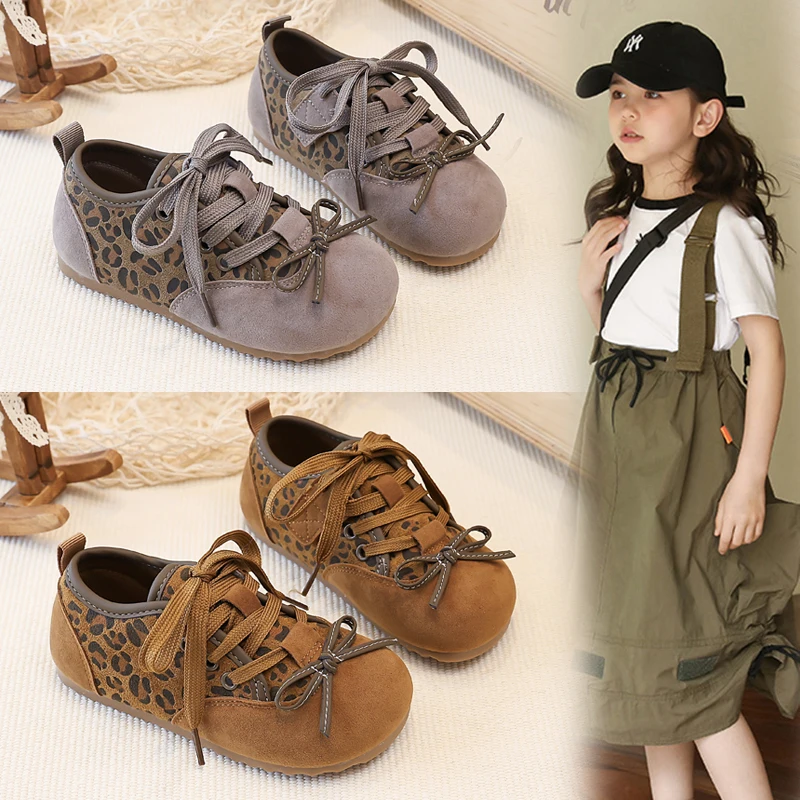 

Спортивная обувь с леопардовым принтом для девочек, новинка 2023 года, осенние балетки для малышей, универсальные детские тренировочные туфли на мягкой подошве для кампуса