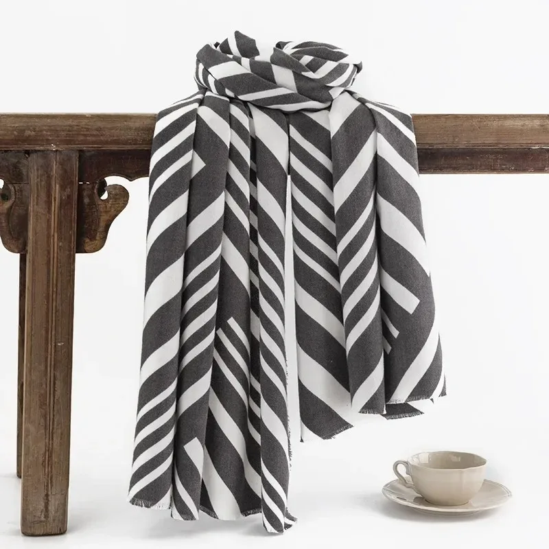 

Zebra Patterned Thickened Woolen Scarf Women's Winter New Style Warmth Neck Warmer Shawl Scarf Fashionable Accessory