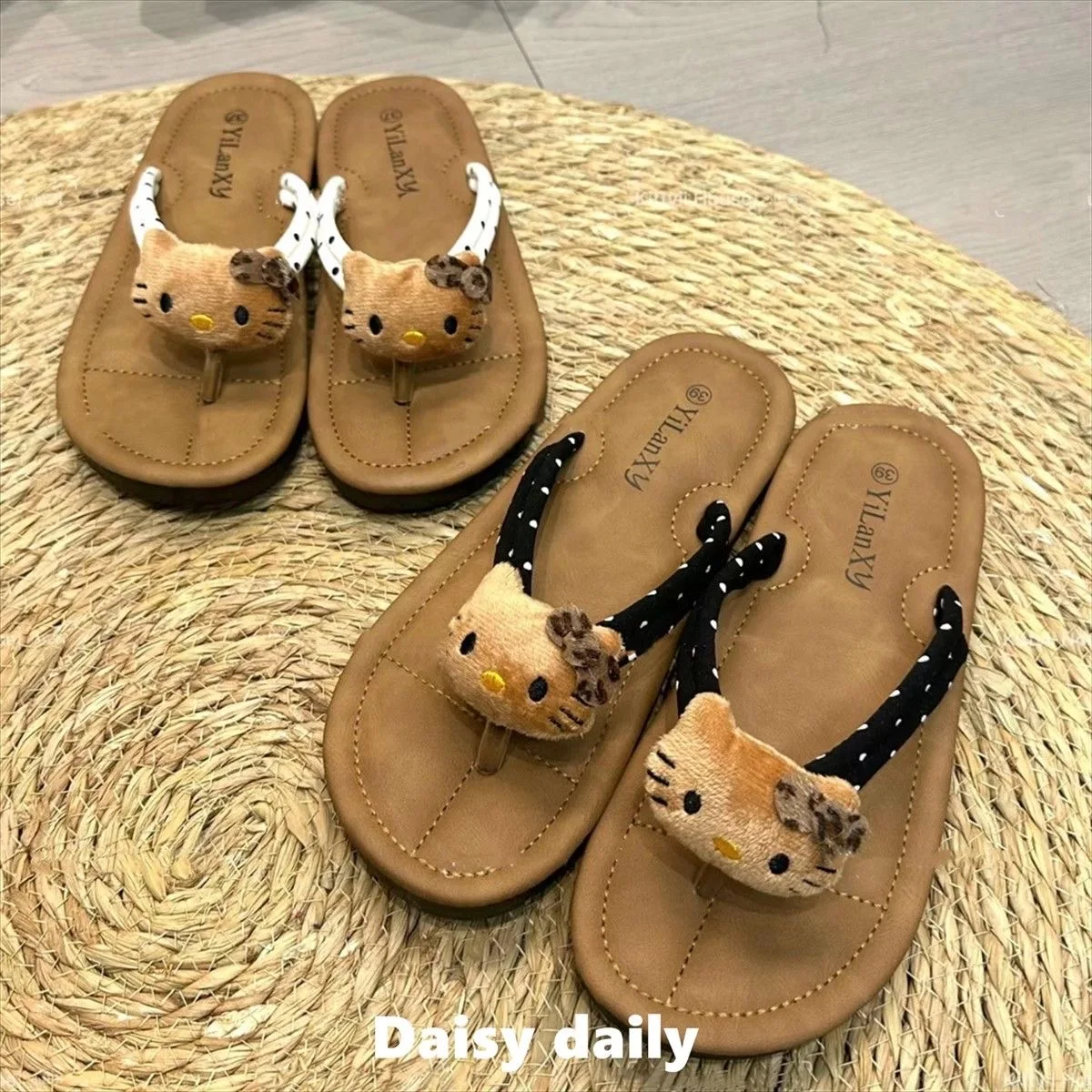 

Leopard print flip flops for women wearing non slip cartoon Hello Kitty cute clip toe sandals for summer