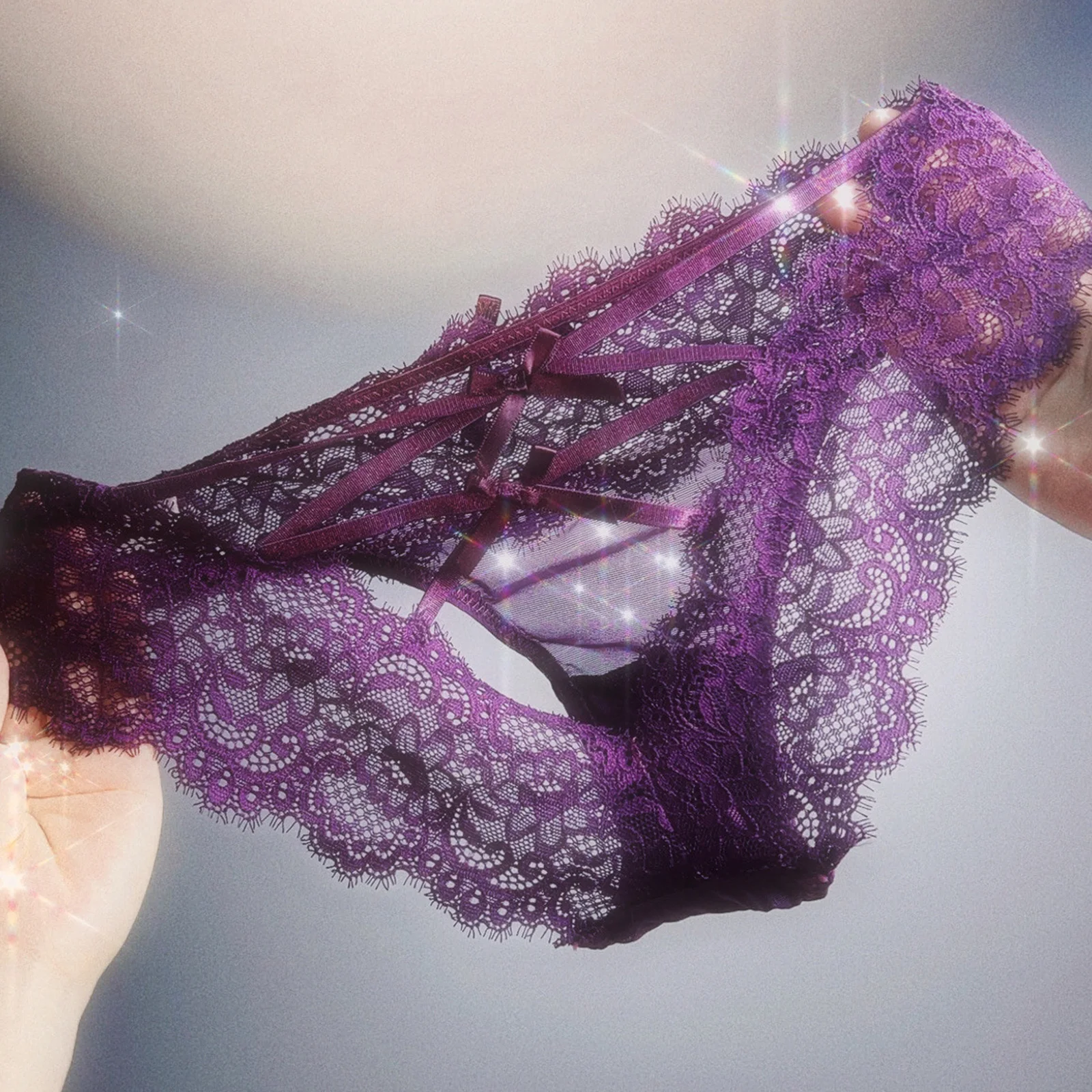 سراويل داخلية من الدانتيل للنساء ملابس داخلية مثيرة مع فيونكة لطيفة من الخلف مجوفة منخفضة الارتفاع