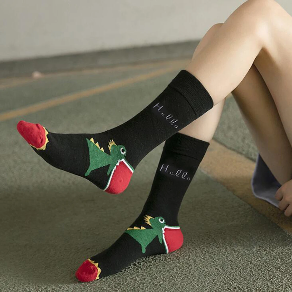 1 Pair Women\'s Cartoon Casual Cotton Harajuku Skateboard Socks