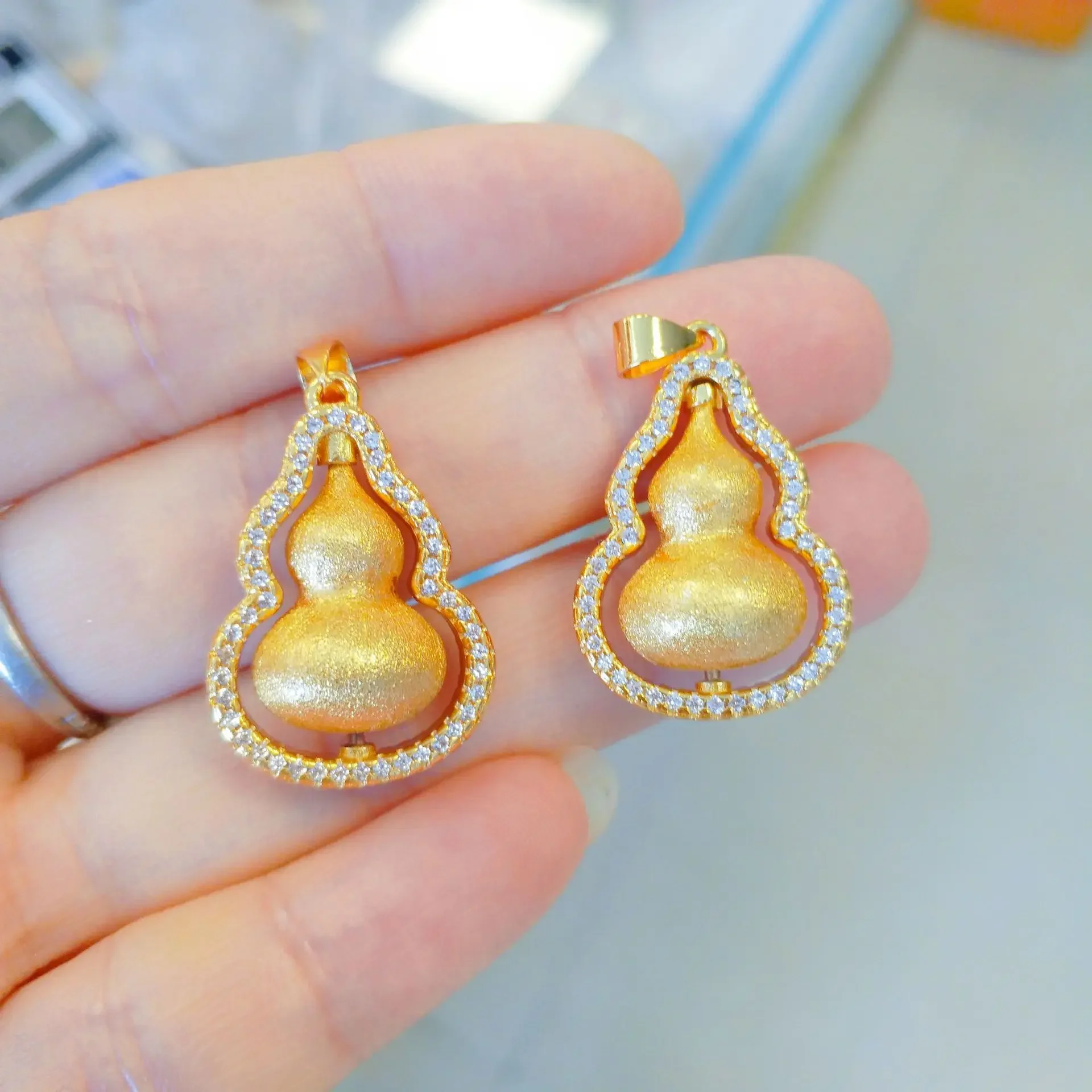 New Fashion 24K Real Gold Rotation Gourd Female Light Luxury Pendant Au9999 Fu Lu Pendant Necklace Chinese Jewelry