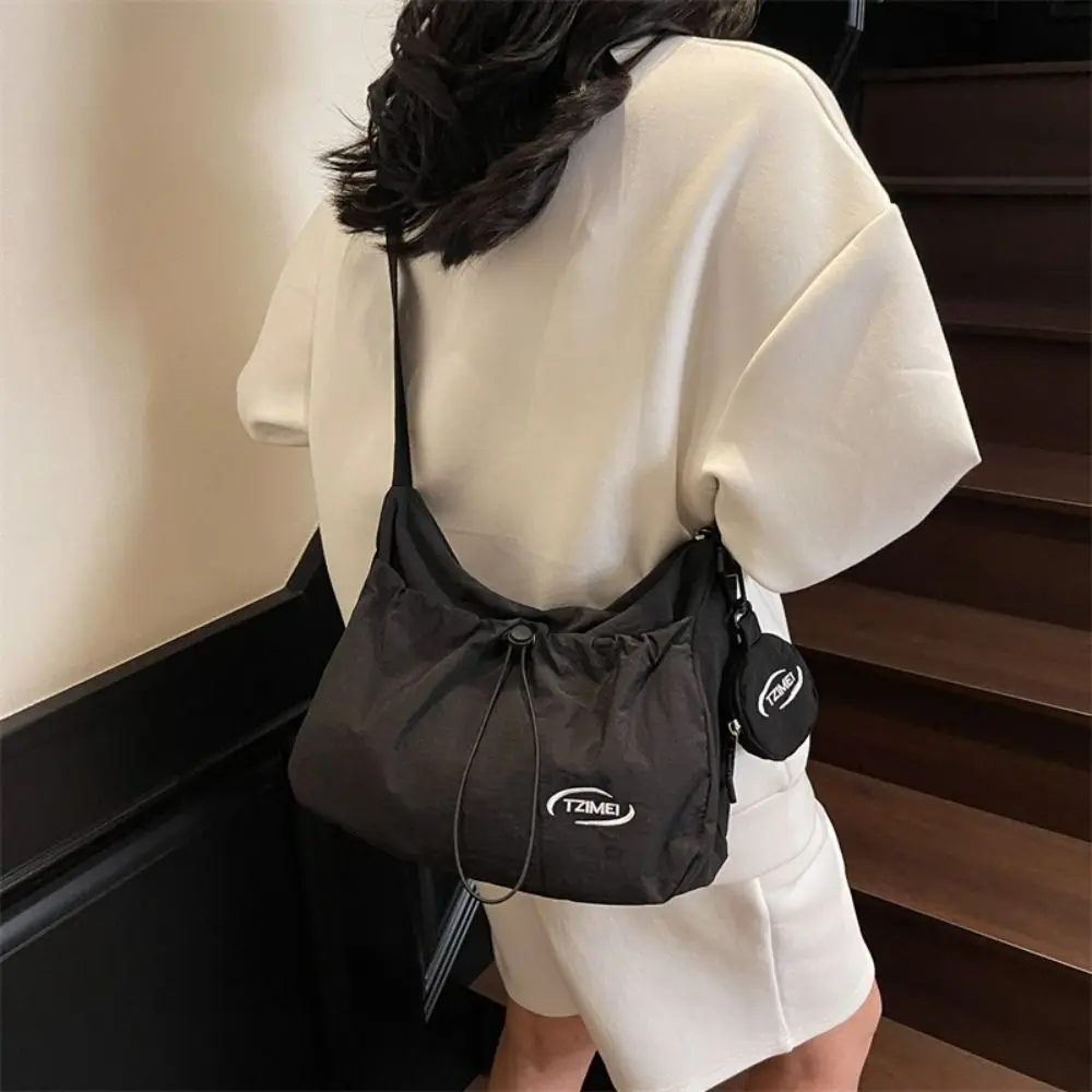 

Korean Casual Drawstring Shoulder Bag Large Capacity Leightweight Pleated Crossbody Bag Zipper Solid Color Commuting Bag Female