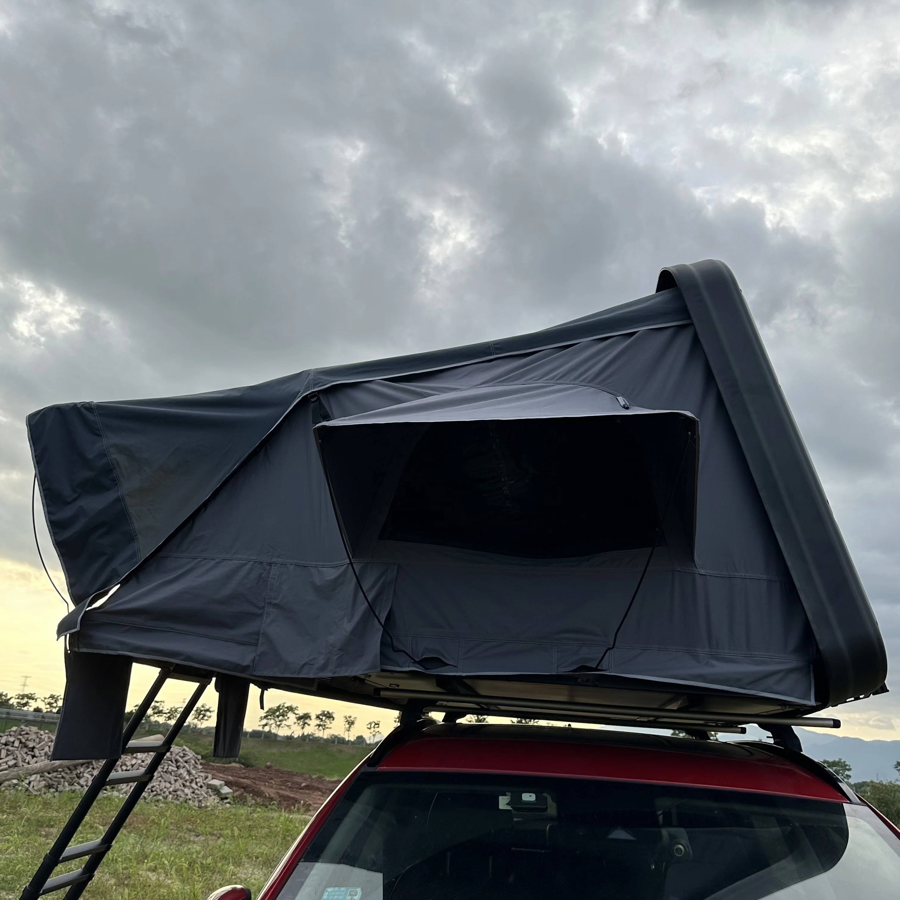 

2024 Car Tent New Style Fold Out Slim Clamshell Ultra Large Rooftop Tent 4 5 Person 2.1m Roof Top Tent