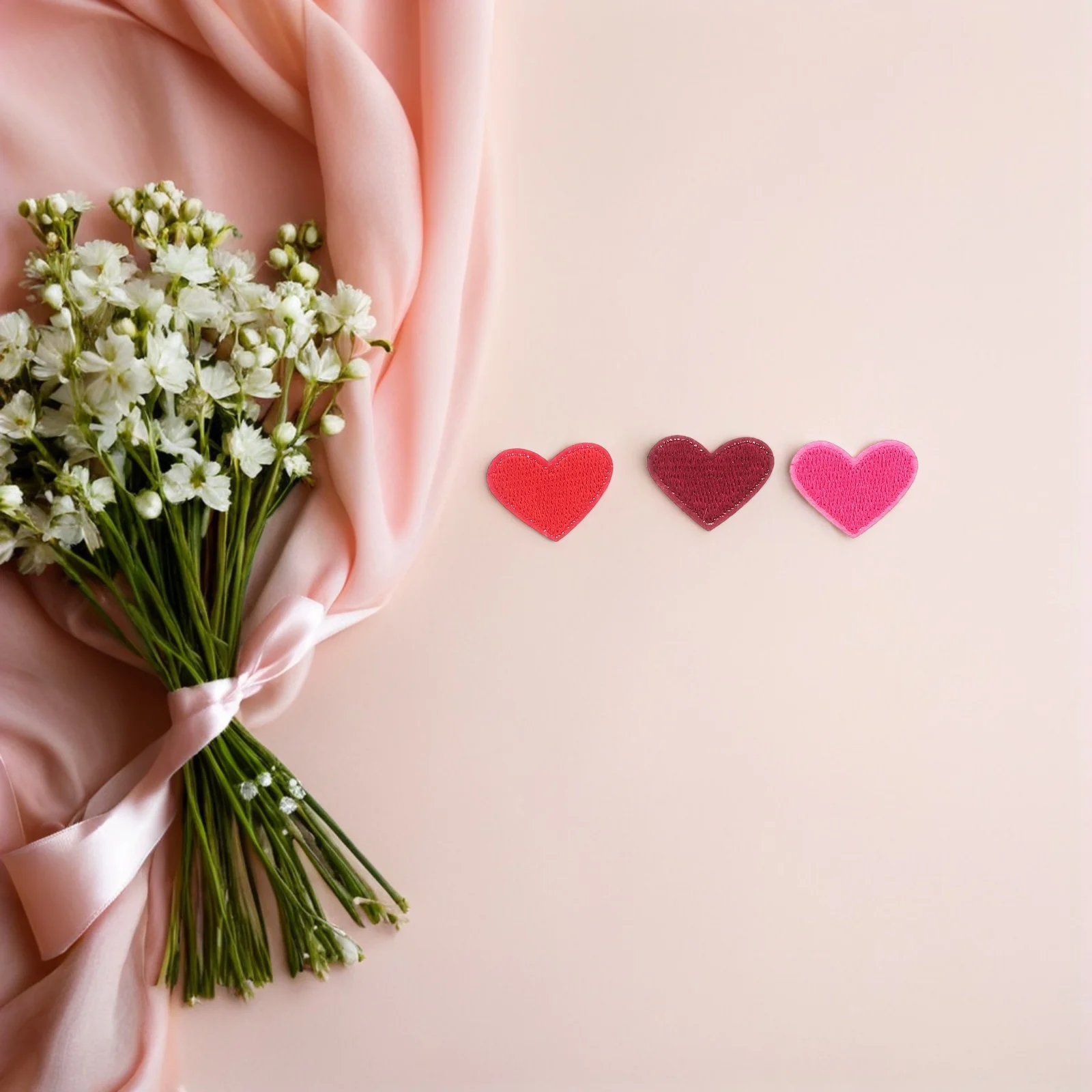 

Набор из 93 нашивок для одежды: разноцветные нашивки в форме сердца, вышитые аппликации для декора одежды своими руками