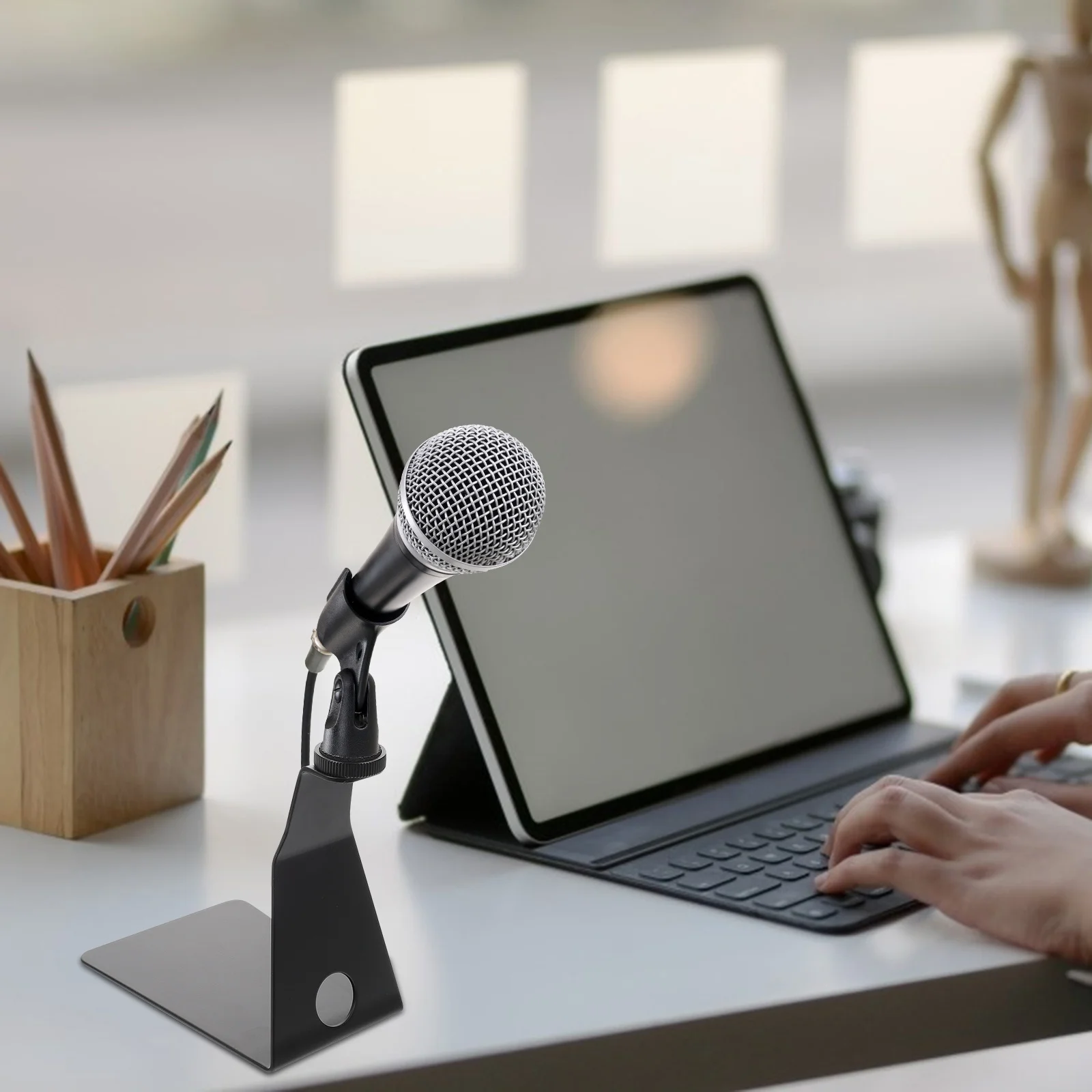 

Microphone Holder Desktop Mic Stand Compact Exquisite Design Strong Load Bearing Capacity Desktop Mic Stand Tabletop Metal Clamp