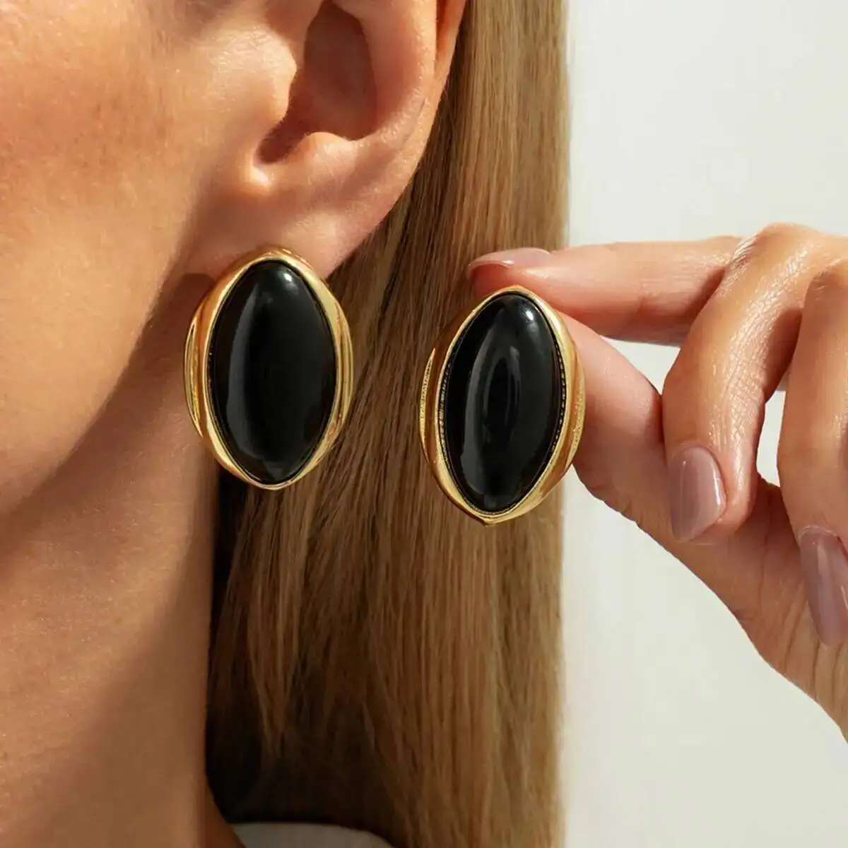 KunJoe 1 Pair Retro Resin Acrylic Oval Stud Earrings for Women Trendy Gold Color Geometric Earrings Fashion Jewelry Accessories