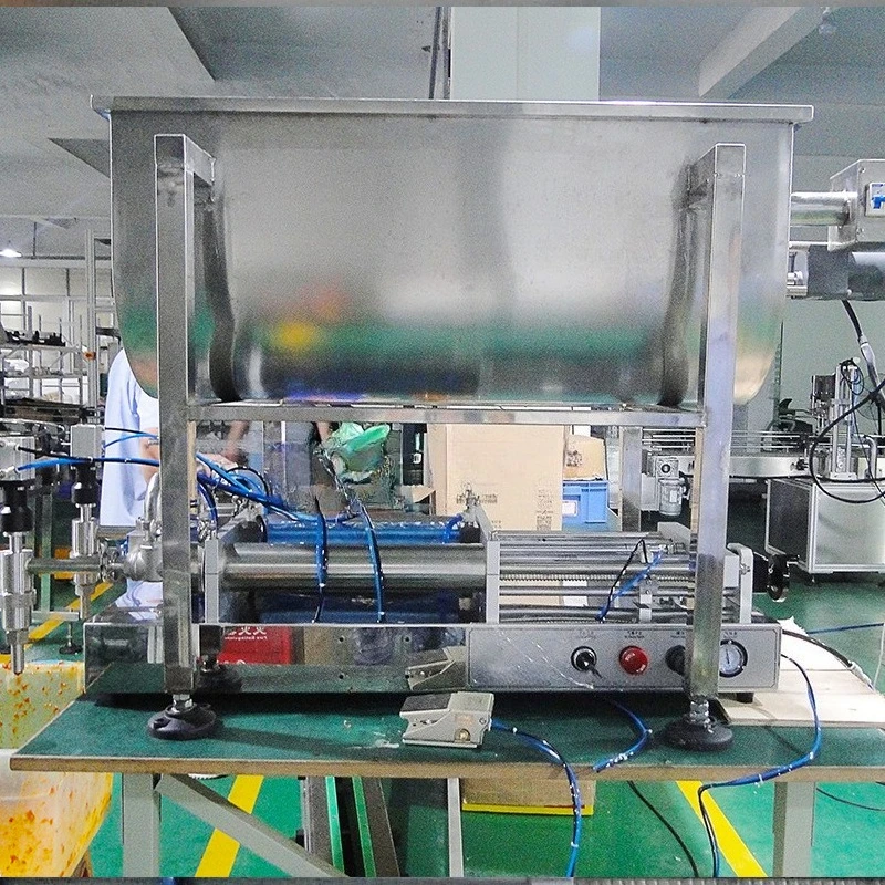 Horizontal mixing sauce filling machine, granular hot sauce oil consumption filling machine