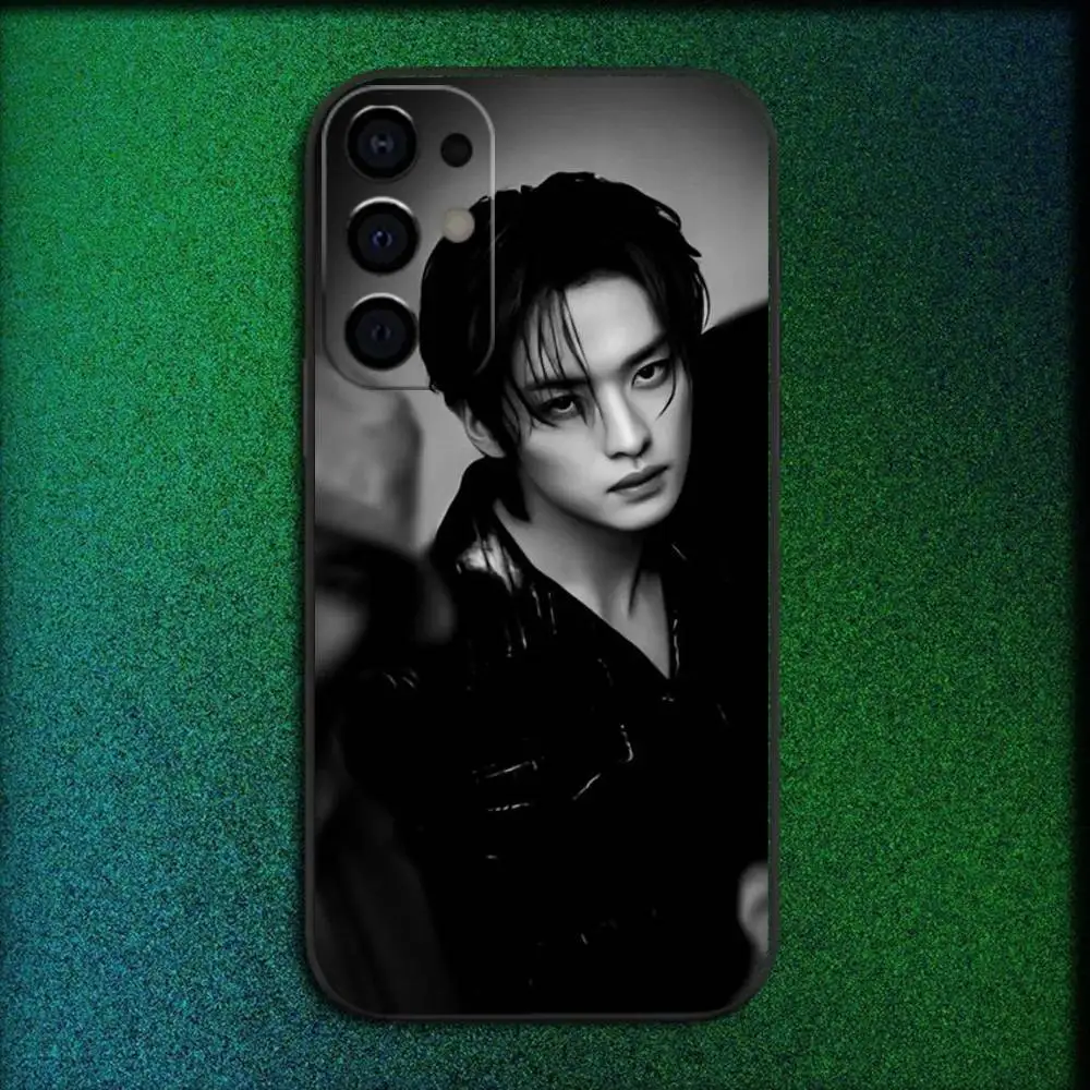 Singer L-Lee Know Phone Case For Samsung S25,S24,S21,S22,S23,S30,Ultra,S20,Plus,Fe,Lite,5G Black Cover