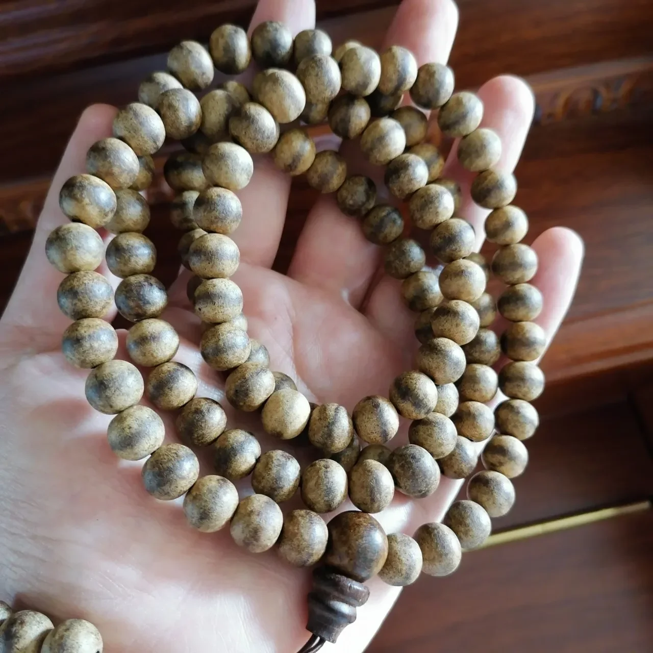 Kalimantan agarwood bracelet 108 beads rosary bracelet old material original wood Buddhist bead men and women necklace eaglewood