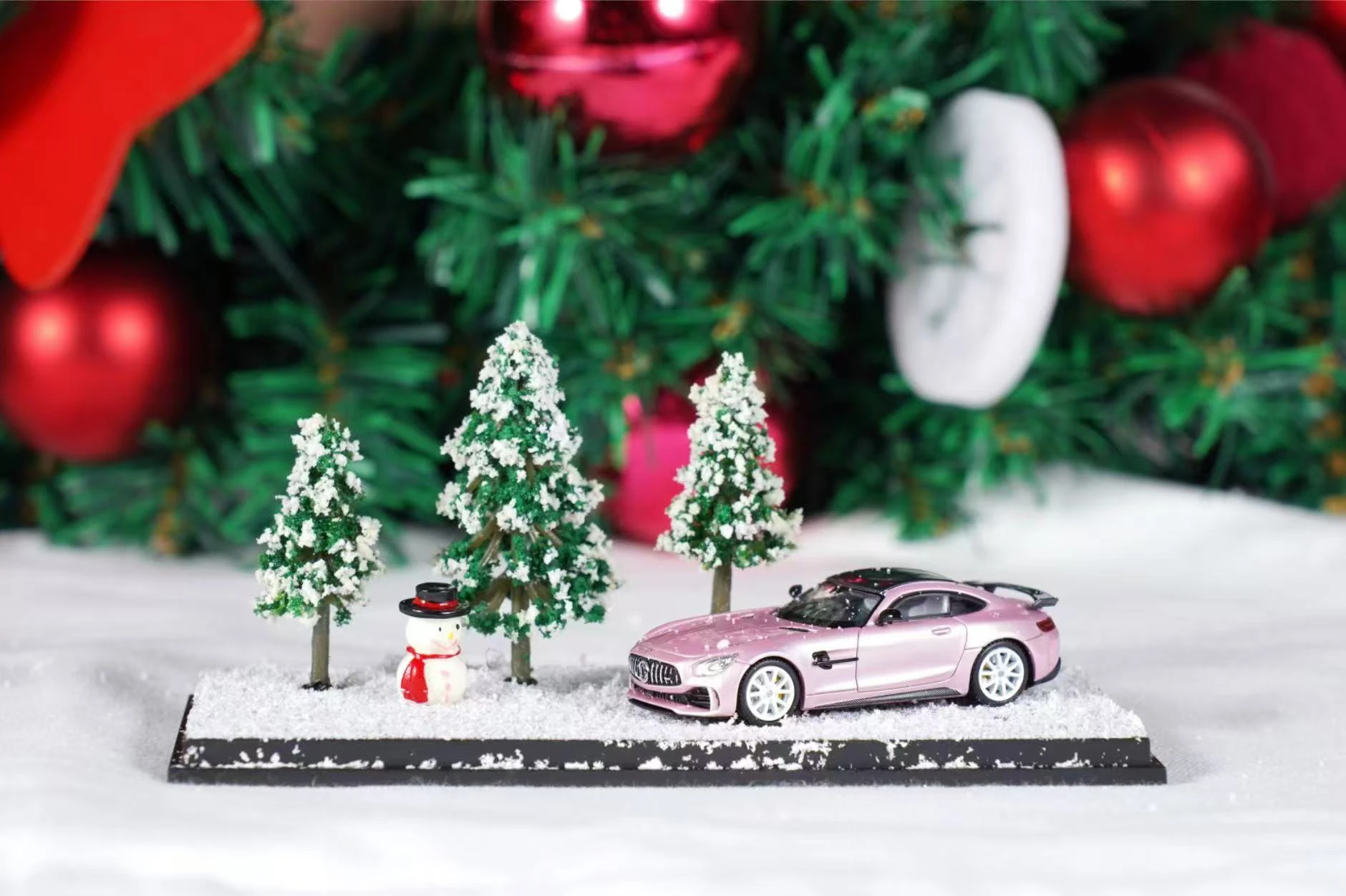 **Pre-order ** Fine works64 1:64 MB Pink Christmas  Limited500 Diecast Model Car