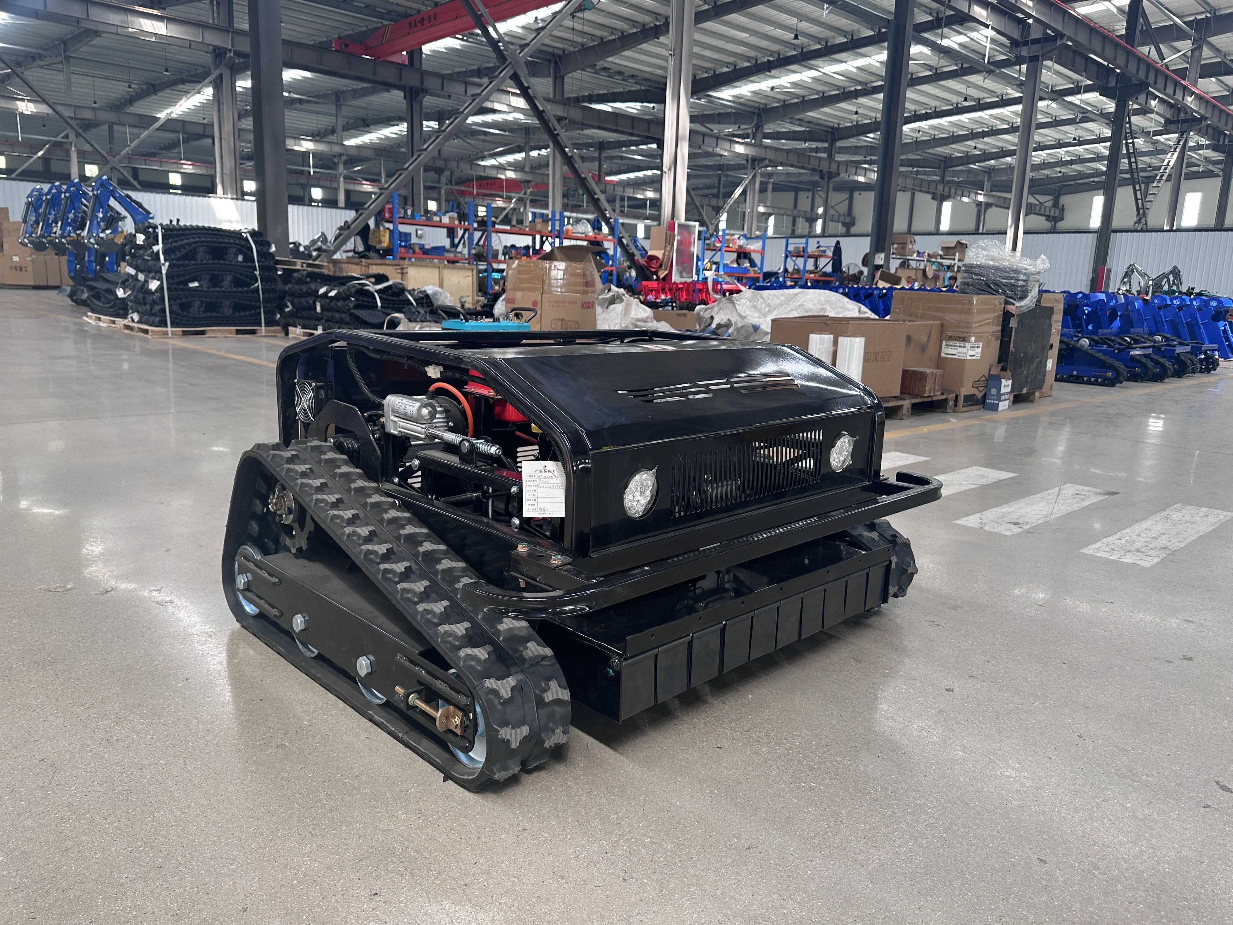 

Hot selling tracked remote-controlled lawn mower farm blade weeding machine simple lawn mower for sale at a discount