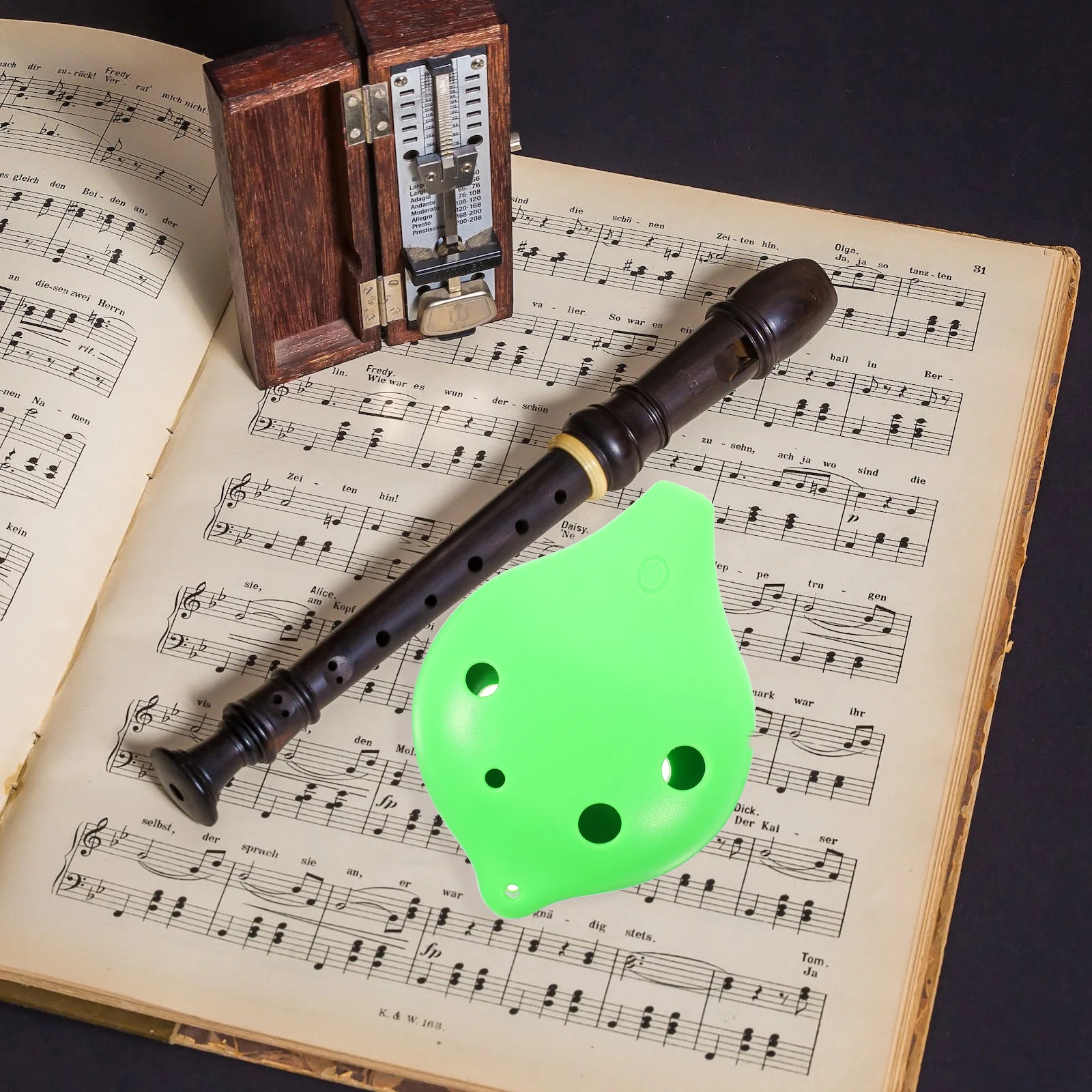 

Small 6 Holes Resin Ocarina Musical Instrument for Beginner Adult Portable Decorative Simple Design Excellent
