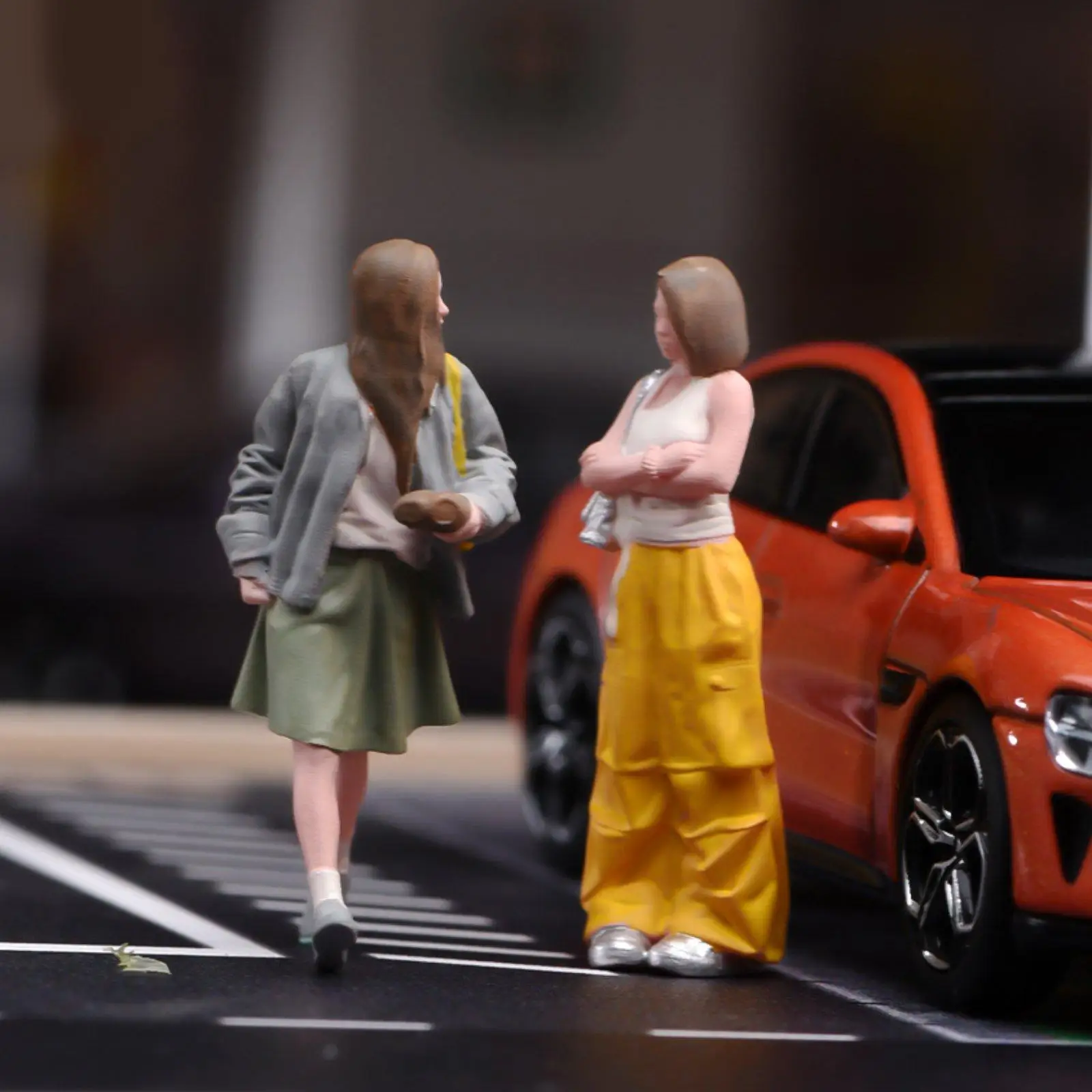 

Resin Miniature Working Woman Figure Scale Model Scenery Office Lady for 1 64 Architecture Layout DIY Decor